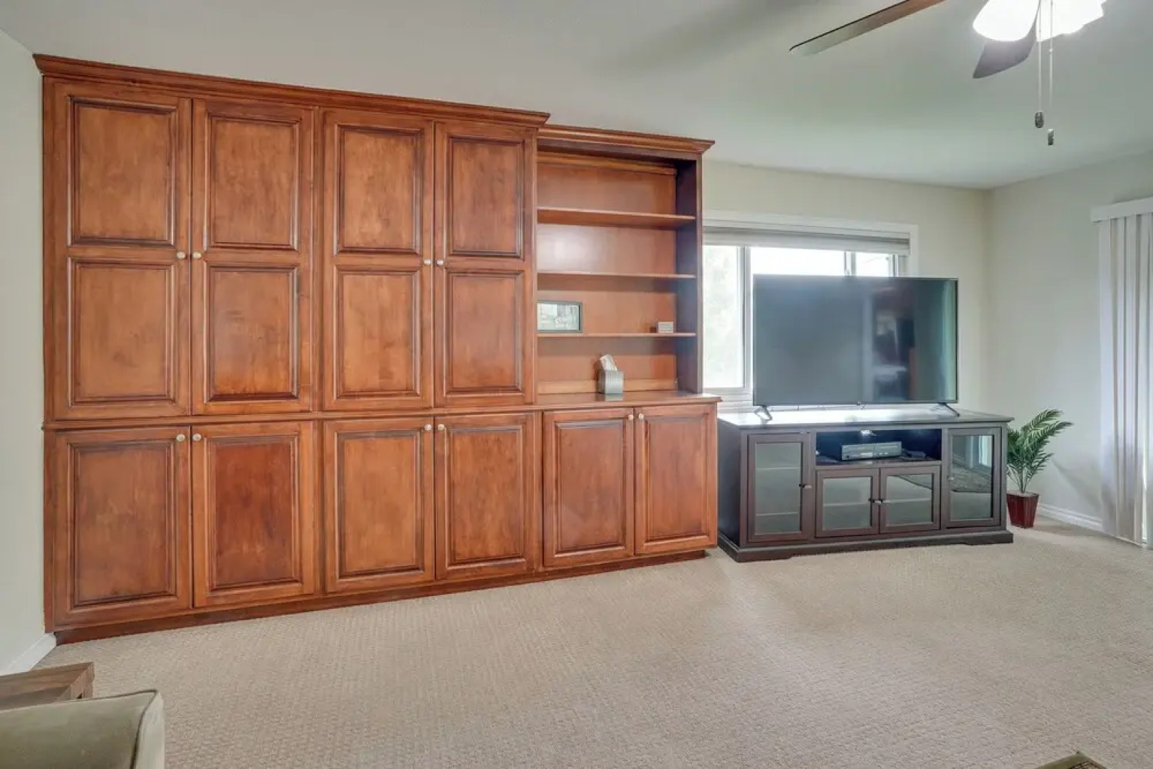 Santa Ana Home w/ Patio, 9 Mi to Disneyland!