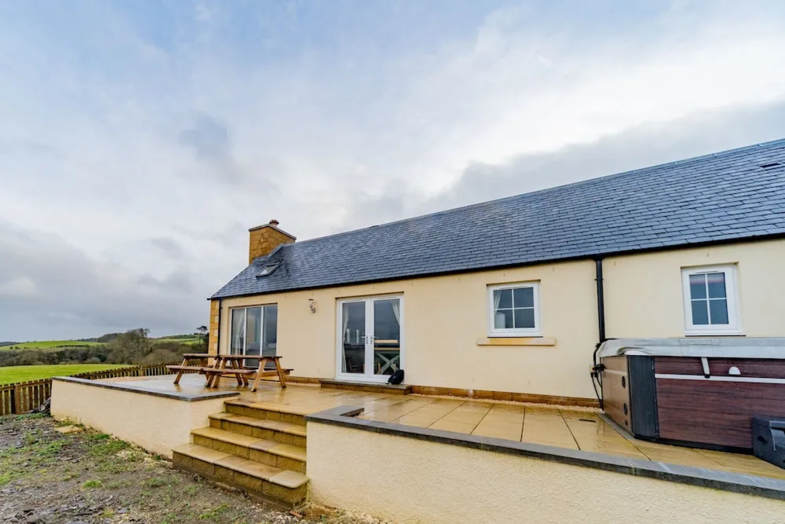 Hillcrest - 8 Person Luxury House and Hot Tub