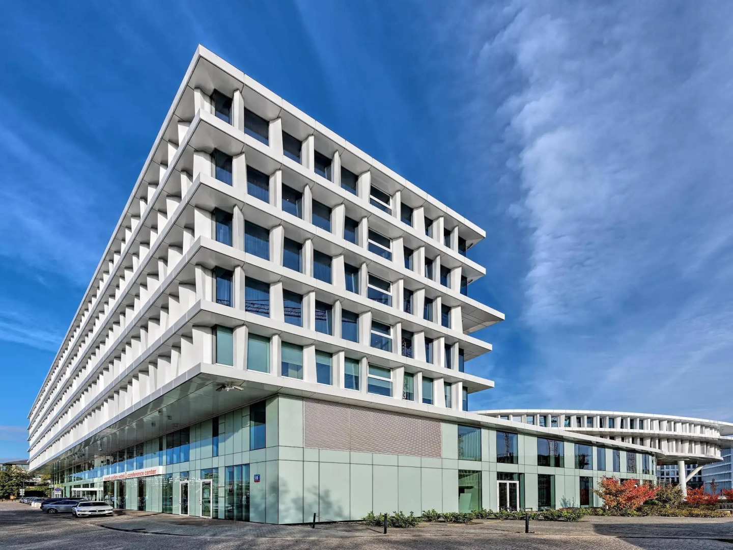 Sound Garden Hotel Airport