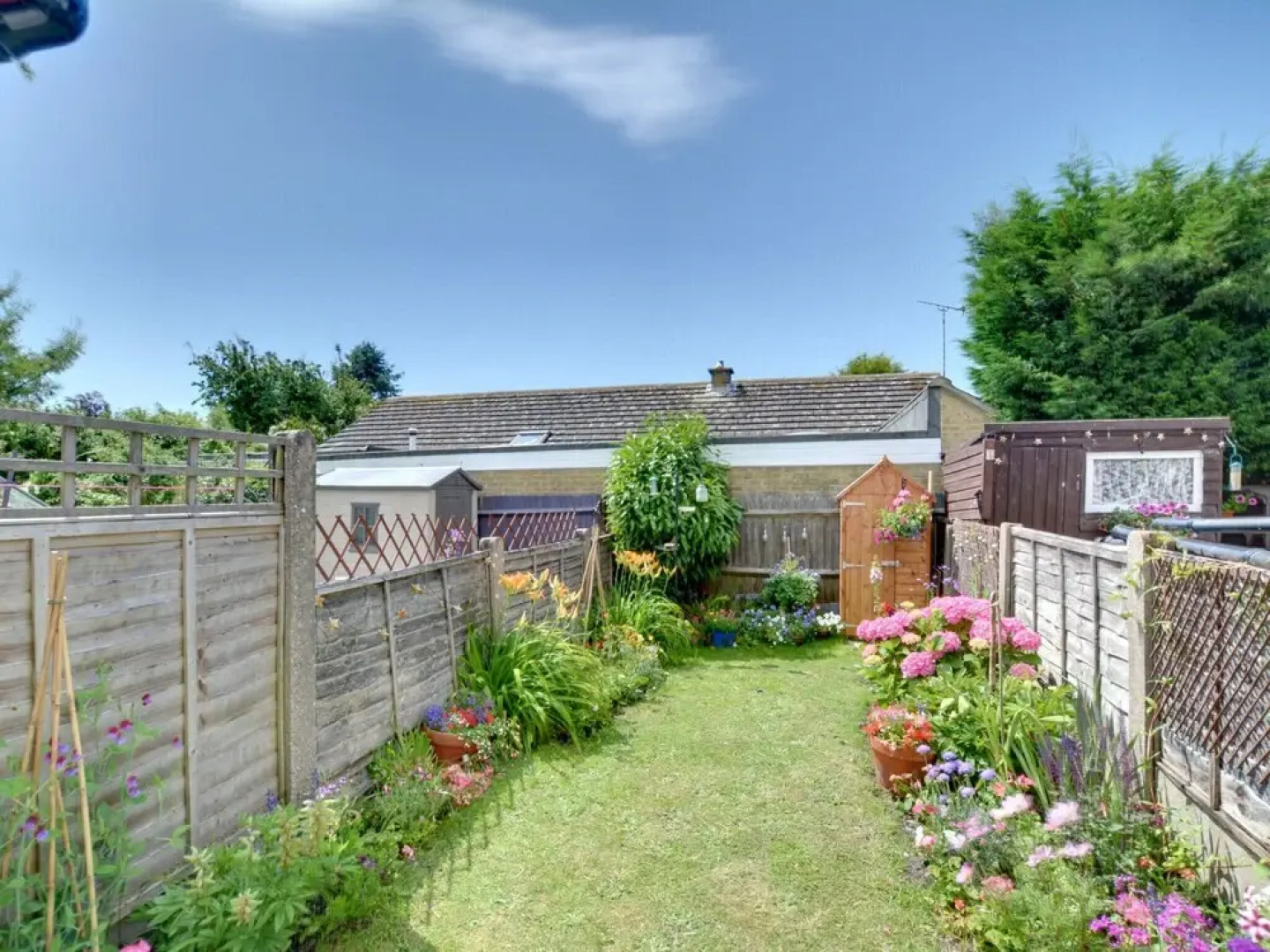 Cozy Holiday Home in Hythe Kent With Garden