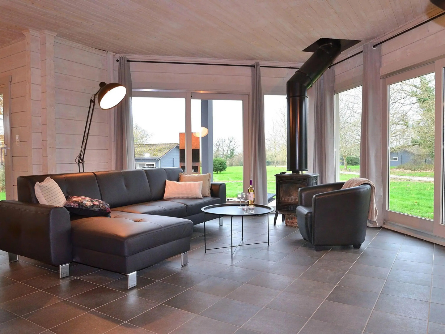 Holiday Home in Oradour sur Vayres with Private Terrace