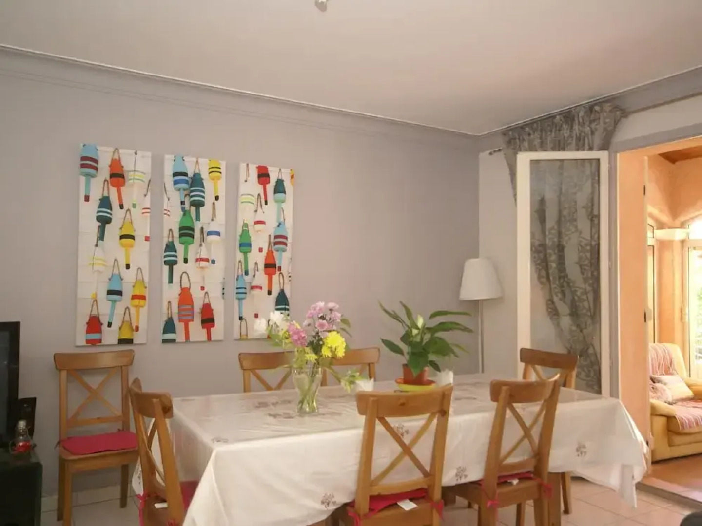 Airconditioned, Spacious Villa in Garéoult With a Private Pool