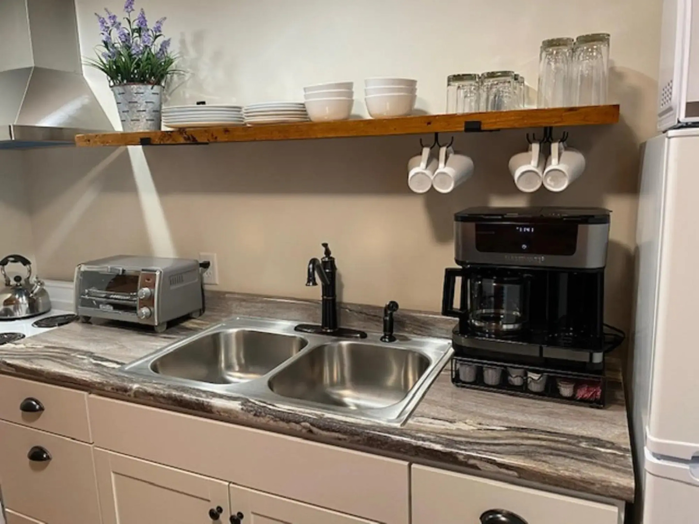 Greeter Falls Lodge Suite 4