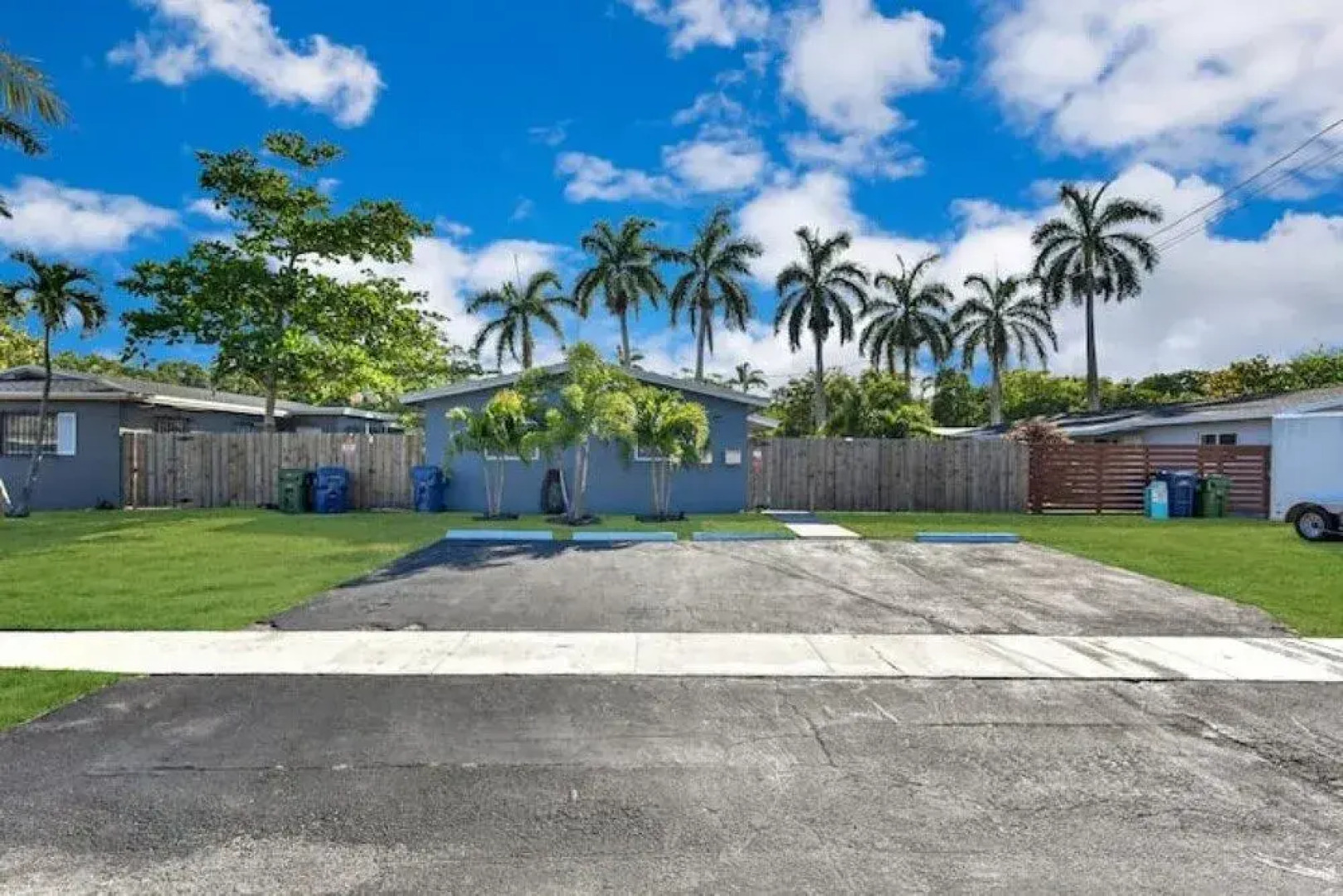 Stylish Duplex Apartment On Canal