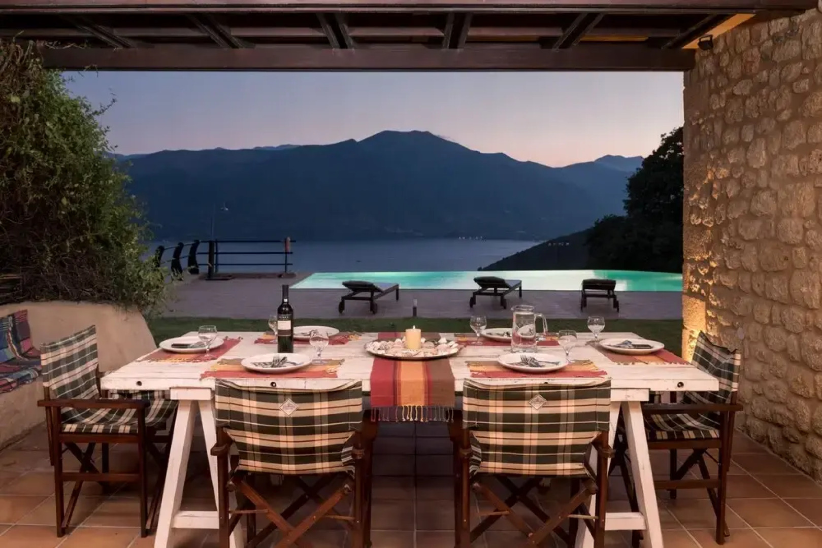 Self-catering Luxury Stone Holiday Villa With Infinity Pool and Panoramic View