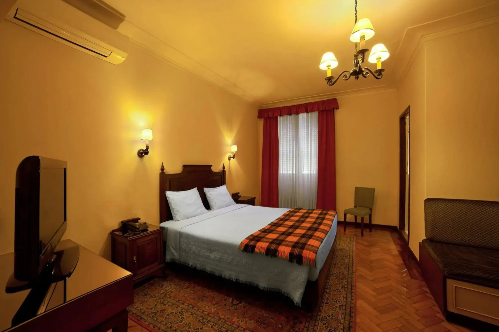 Pão de Açúcar – Vintage Bumper Car Hotel