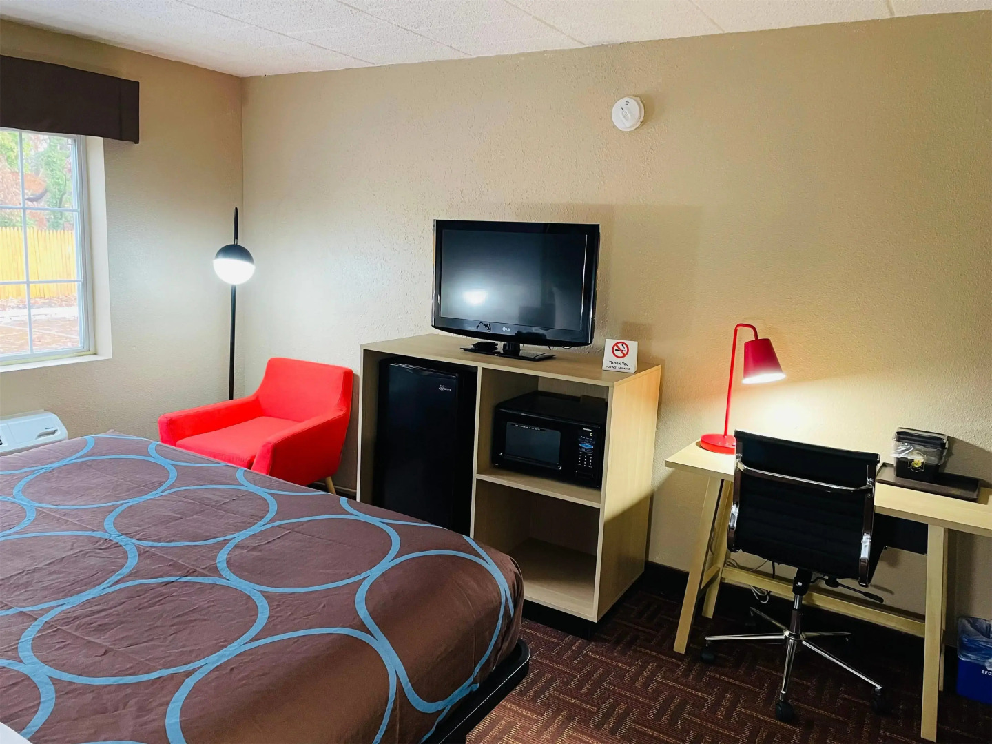 Super 8 by Wyndham Gloucester