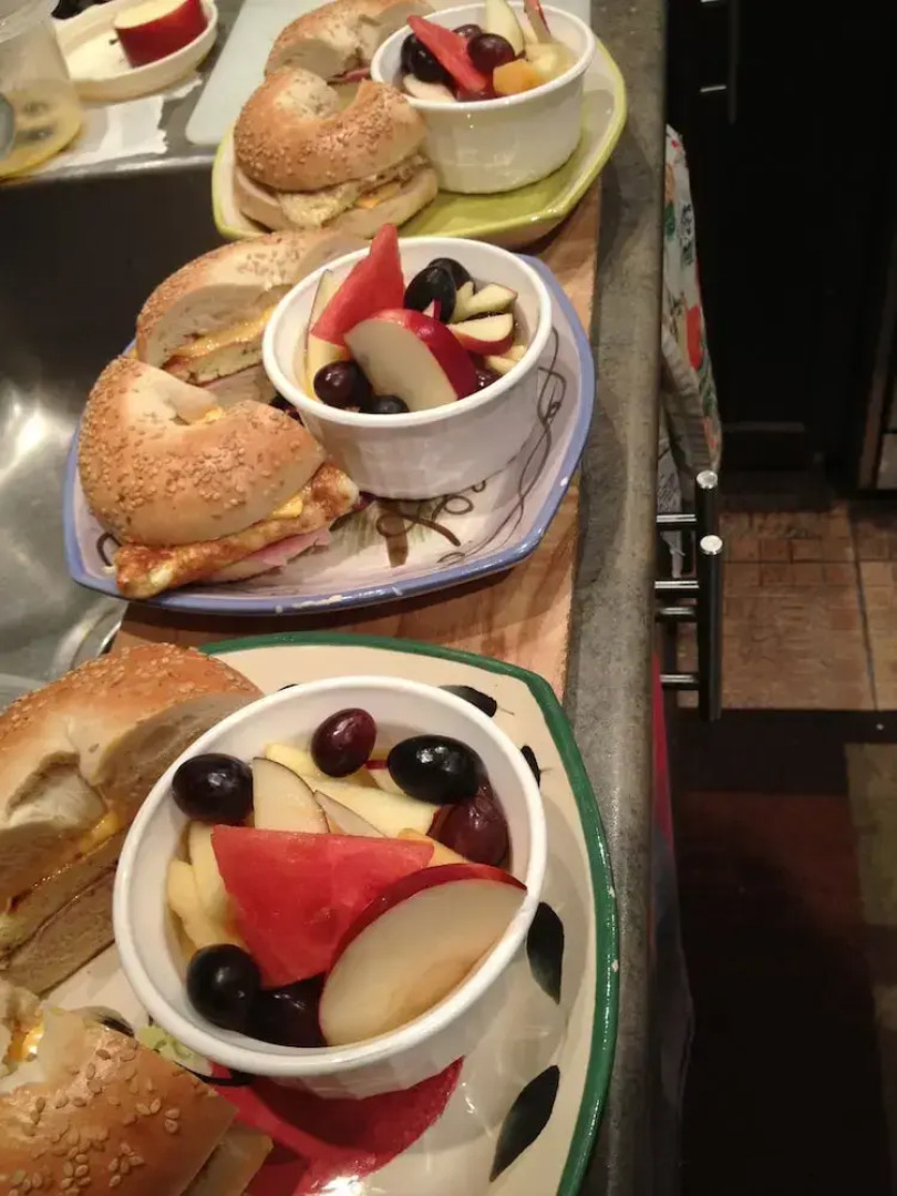 Repos & Manna Downtown Montreal