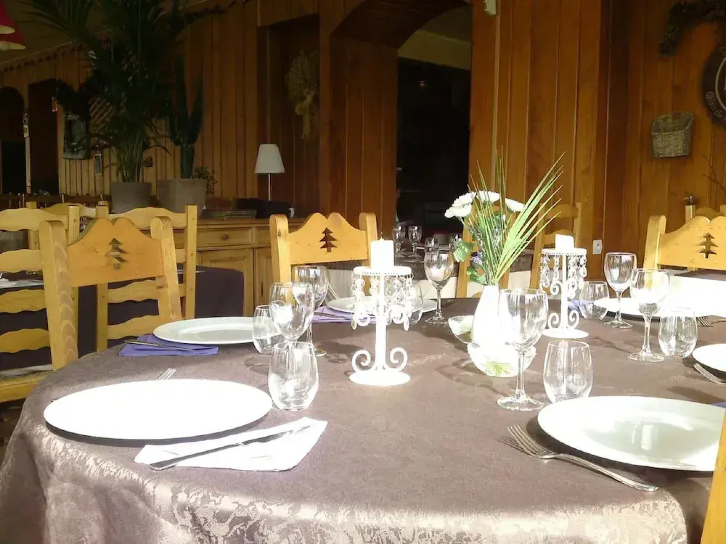 Logis Hôtel Le Gai Pinson