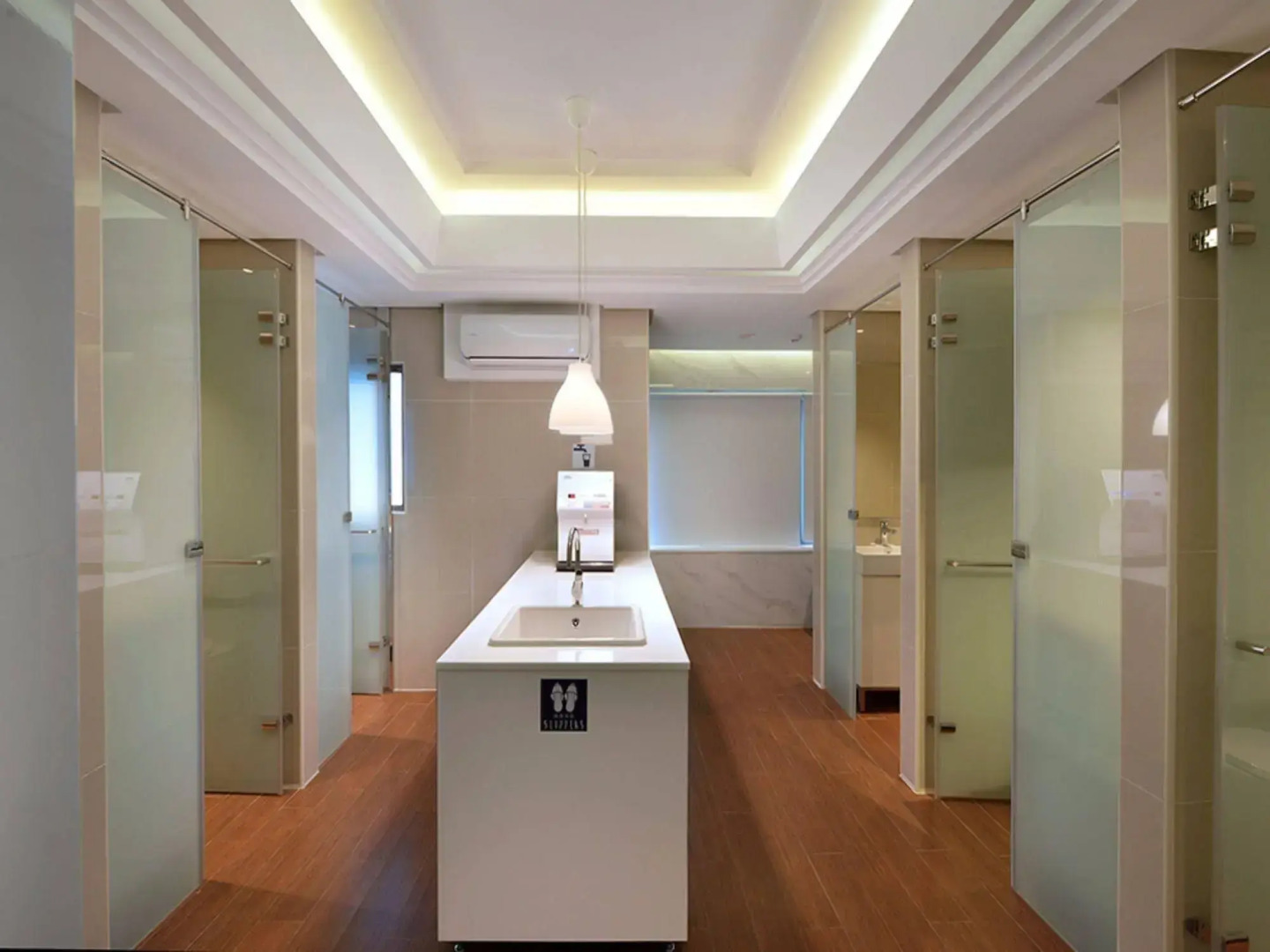 UINN TRAVEL - Hostel