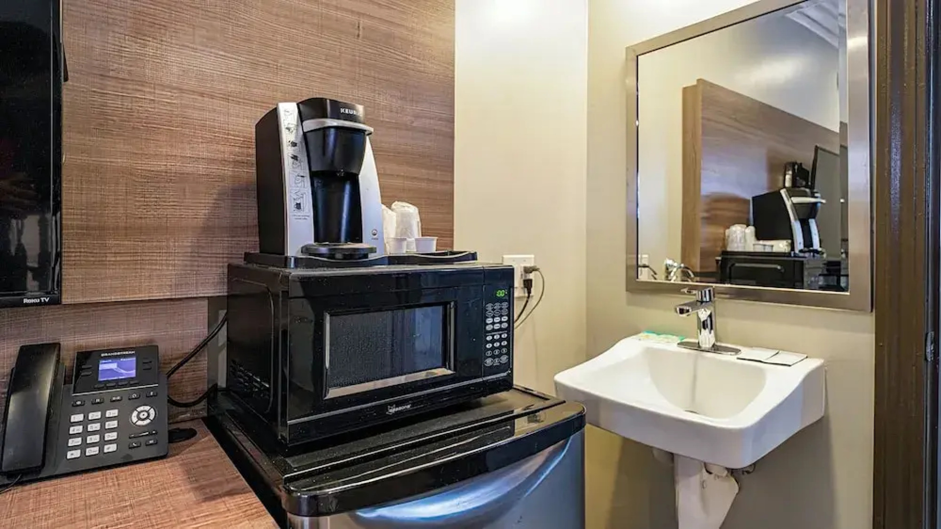 Holiday Lodge Motel Antioch