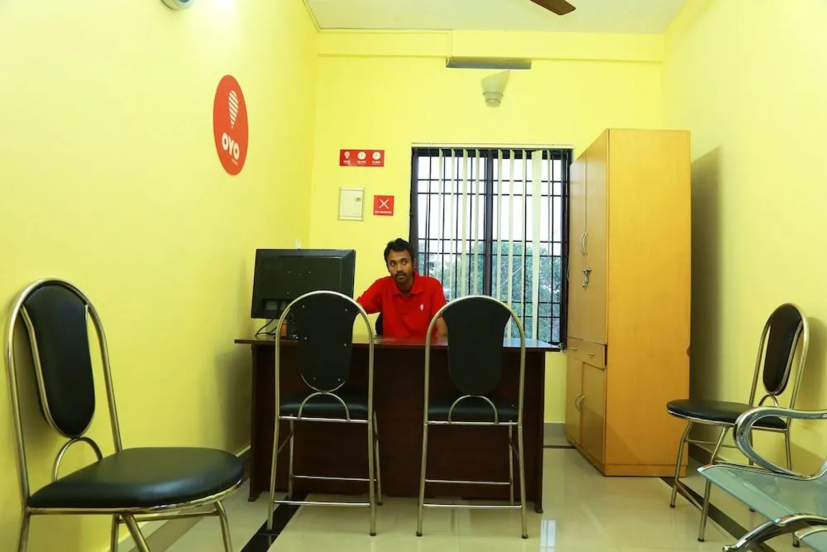 OYO 8273 Diamond Inn