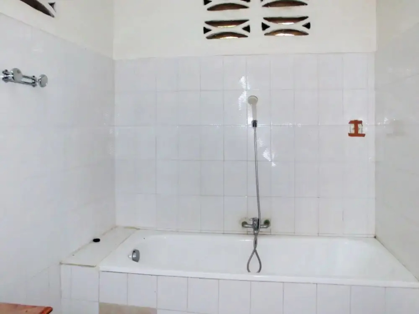 Apartment With 3 Bedrooms in Mahajanga, With Furnished Terrace and Wif