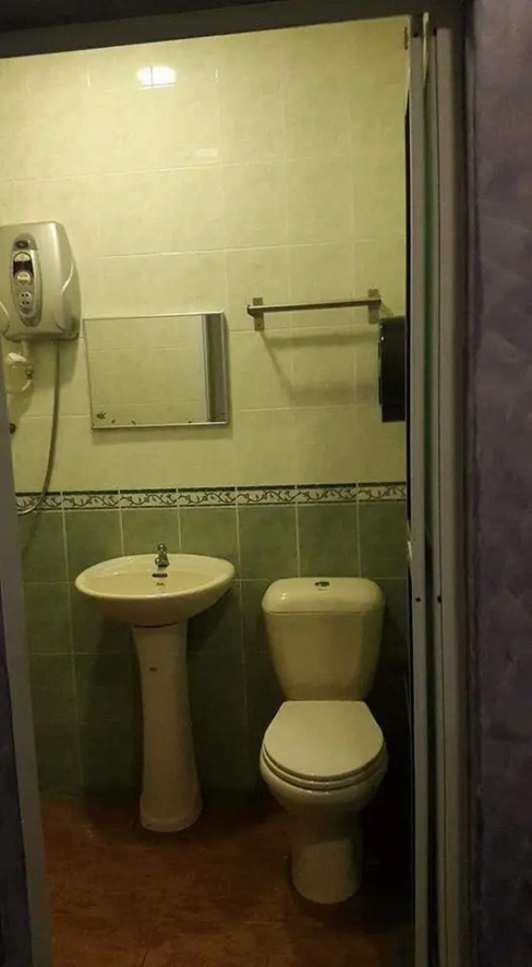 Mangrove Floating Chalet