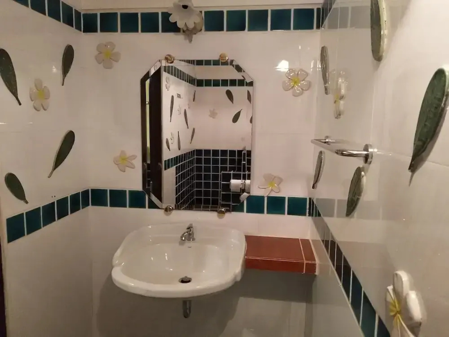 Baan Sai Thong Hotel