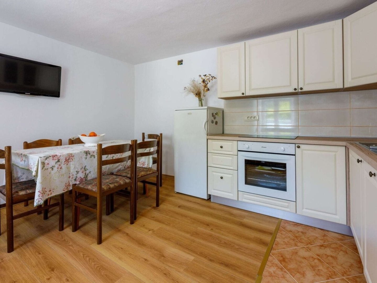 Nice Holiday Home in Drivenik With Terrace