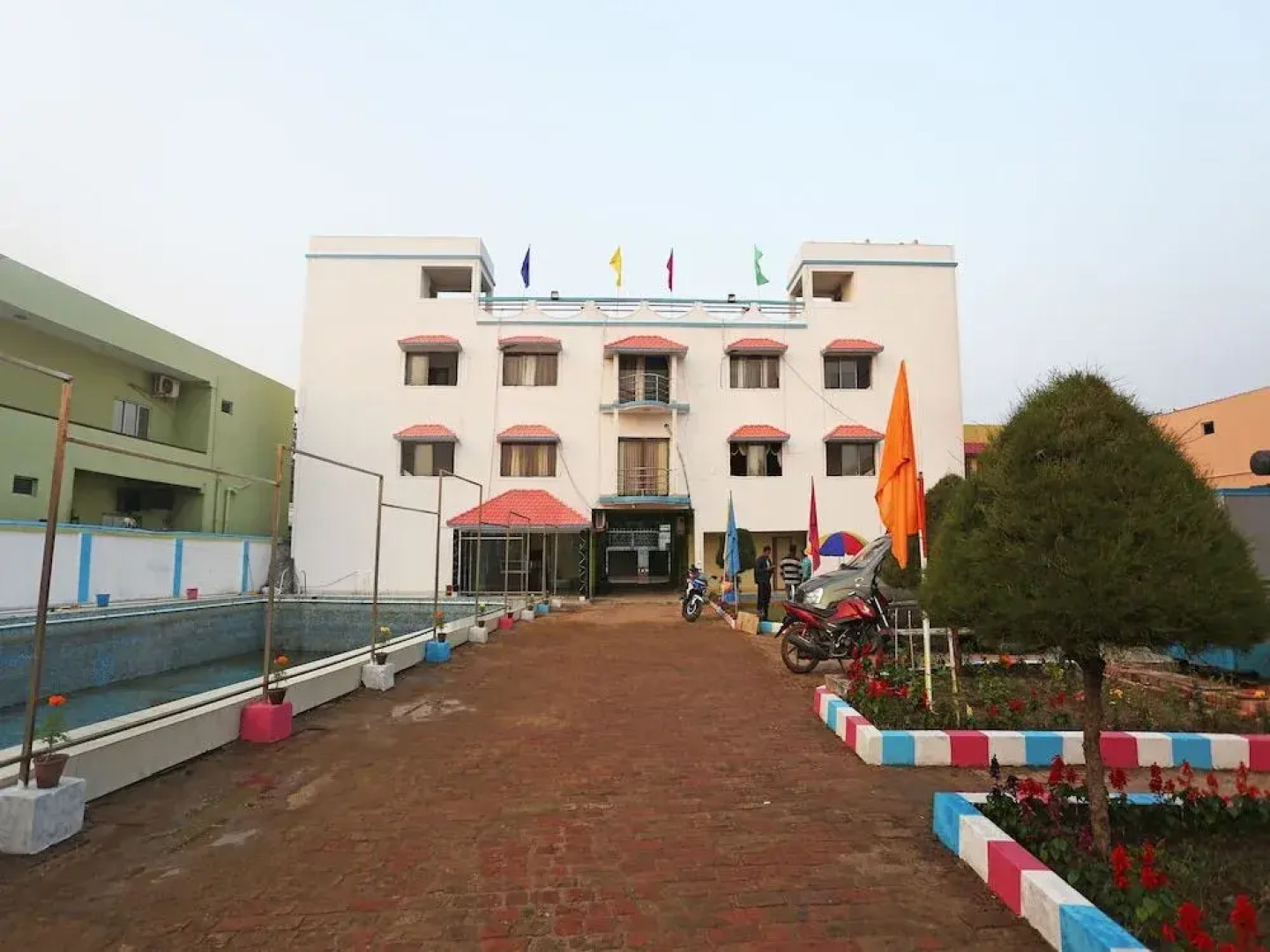 OYO 26822 Golden Sea Queen Beach Resort