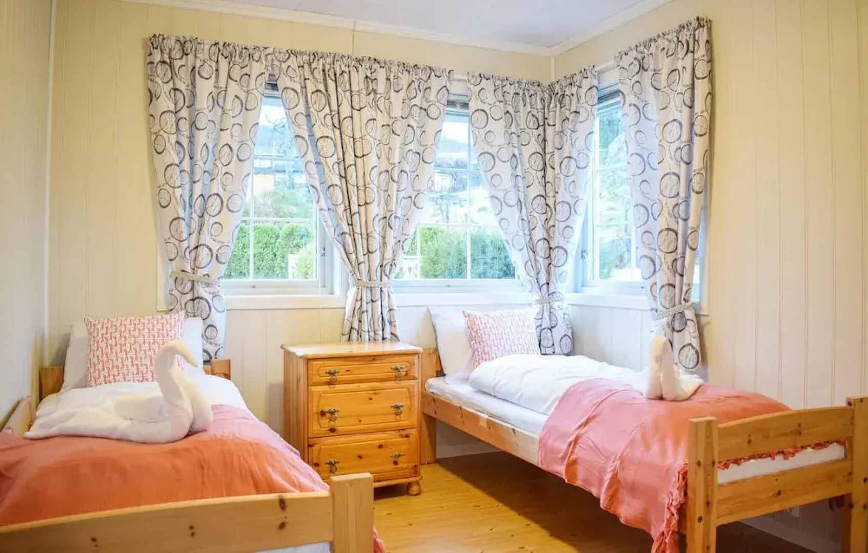 Beautiful Home in Bjoa With 4 Bedrooms and Wifi