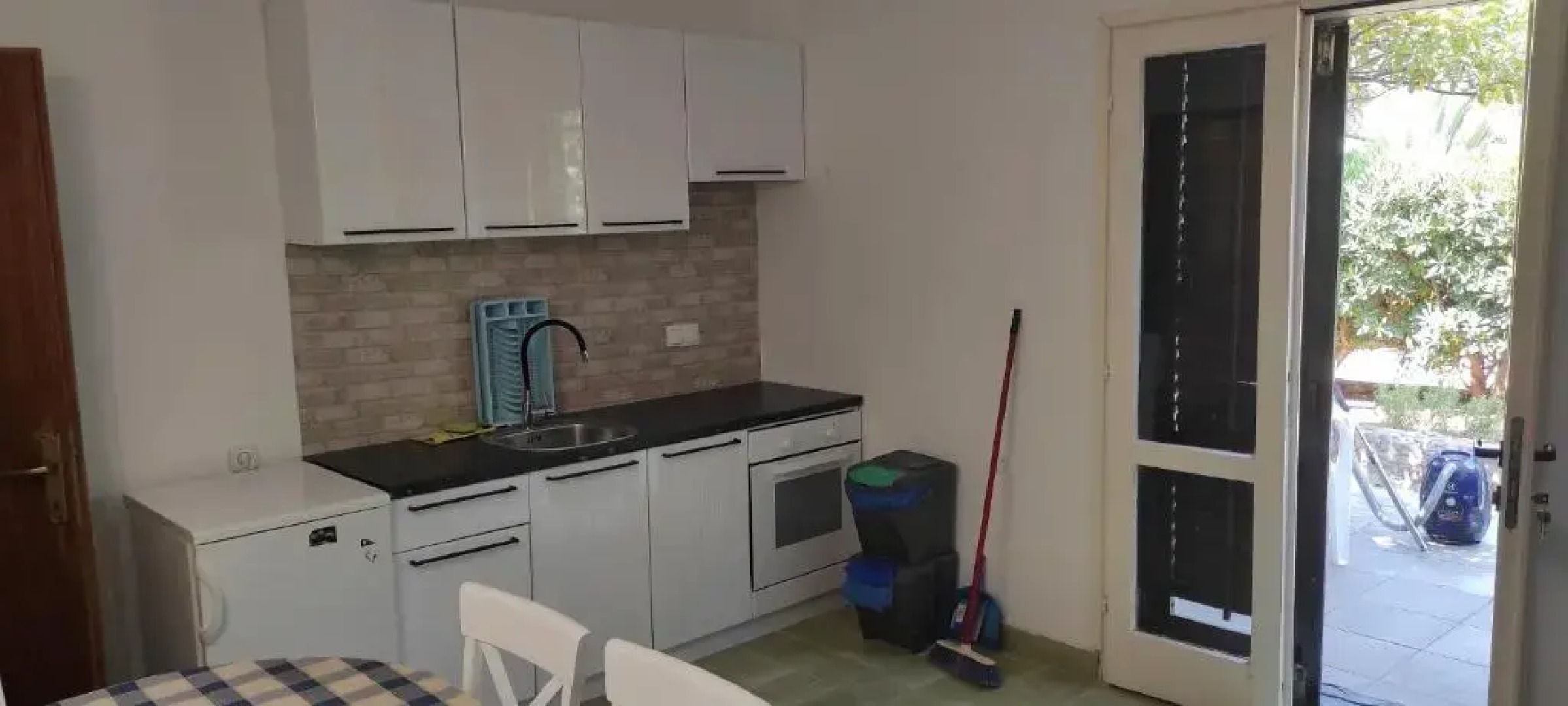 Ground Floor Apartment,1st row to sea