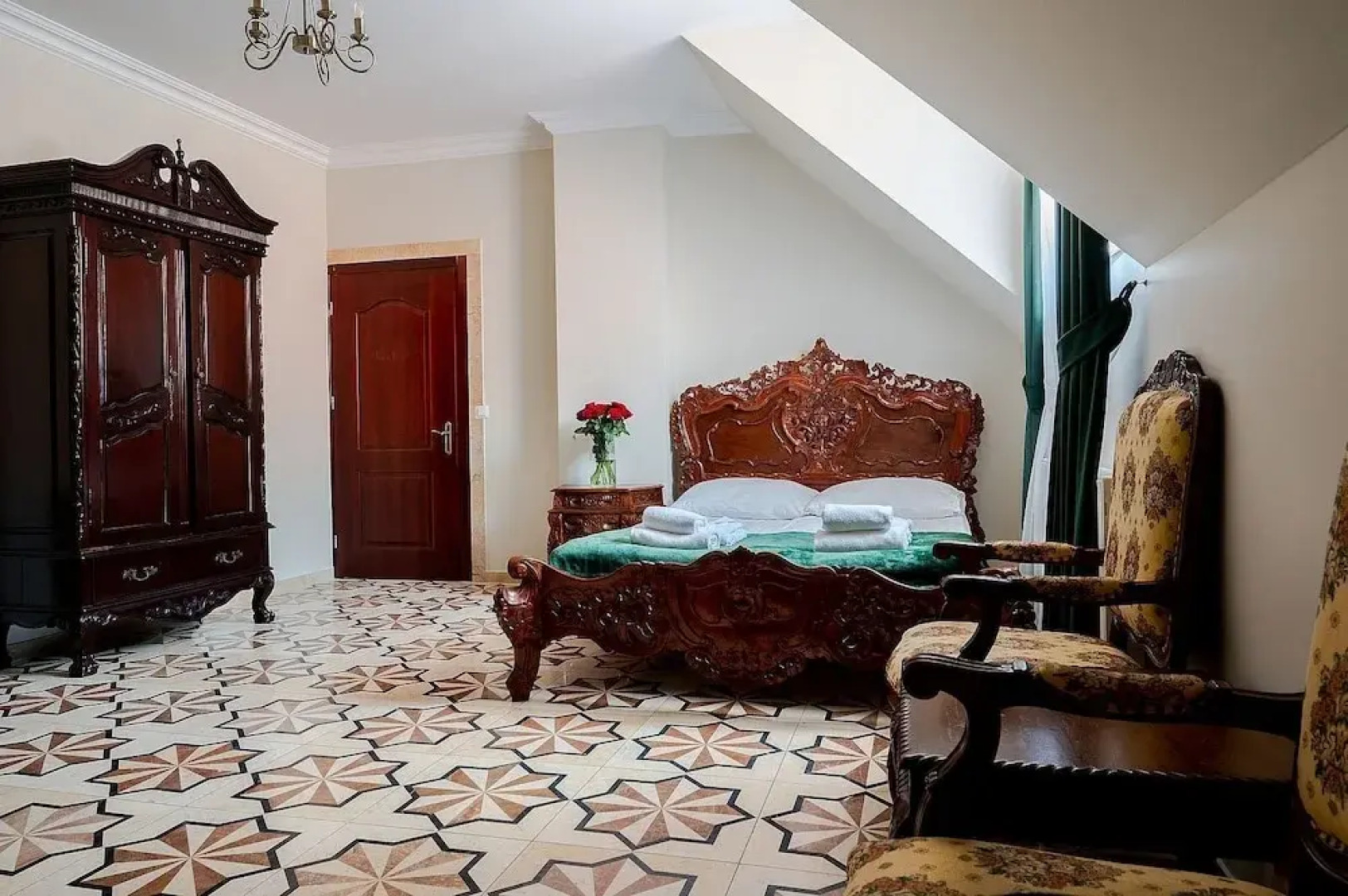 Dwor Ostoya Airport Hotel