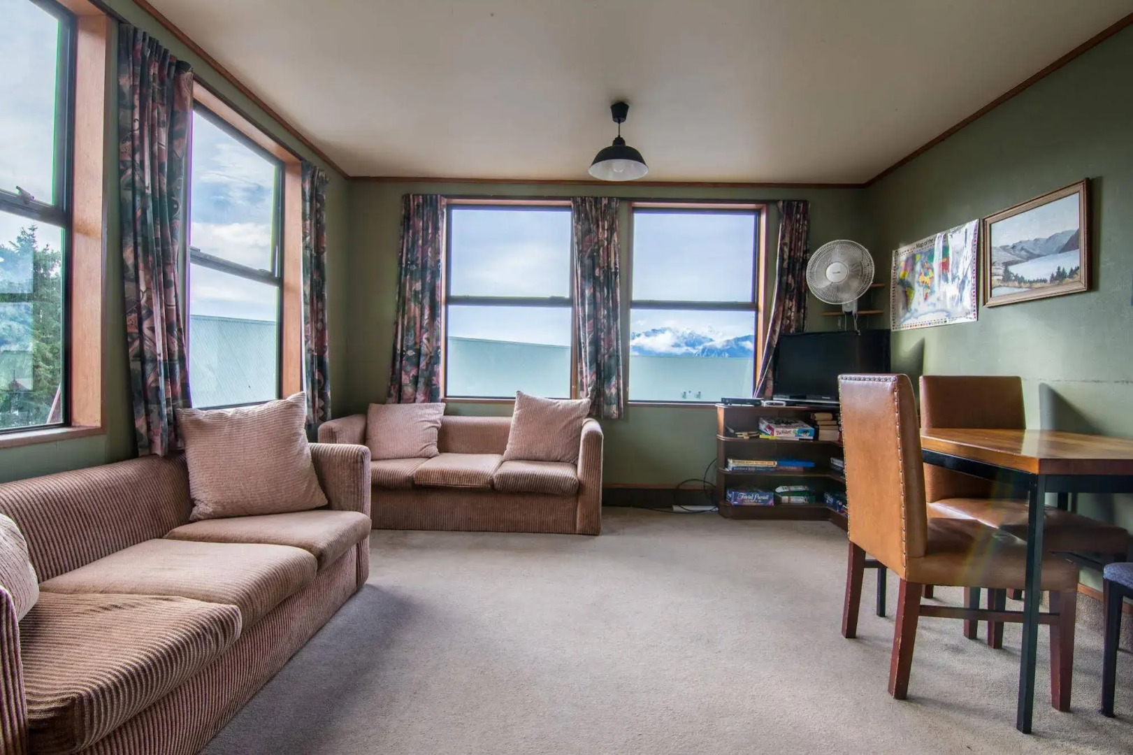 Lake Hawea Hostel