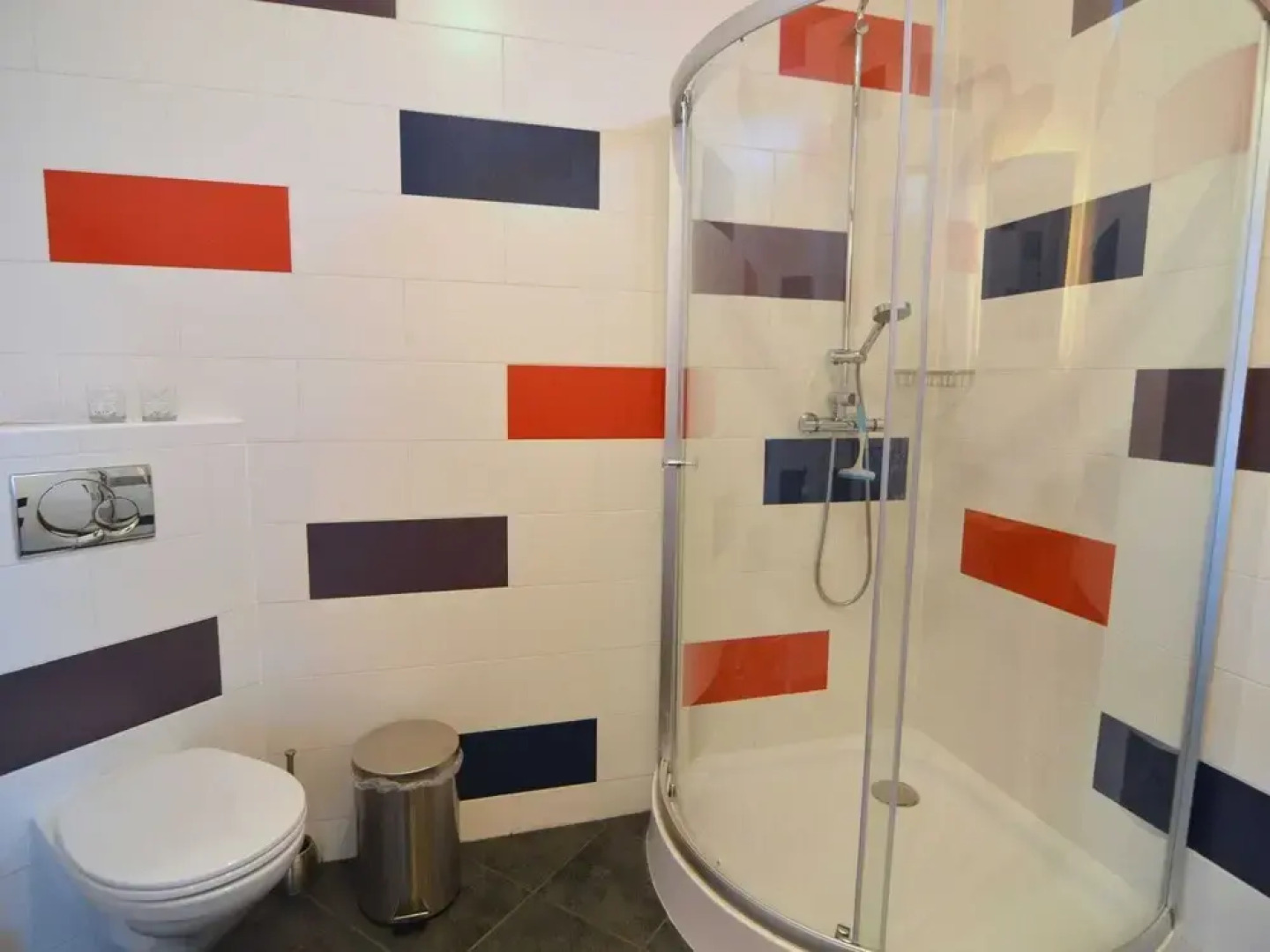 Modern Holiday Home in Easterlittens with Fishing Near