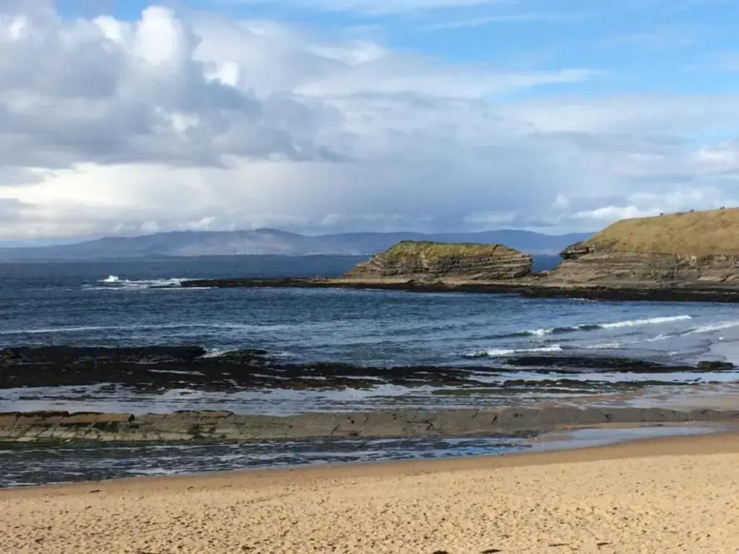 Deluxe Seaside Apartment Ground Floor with Private Entrance and Patio