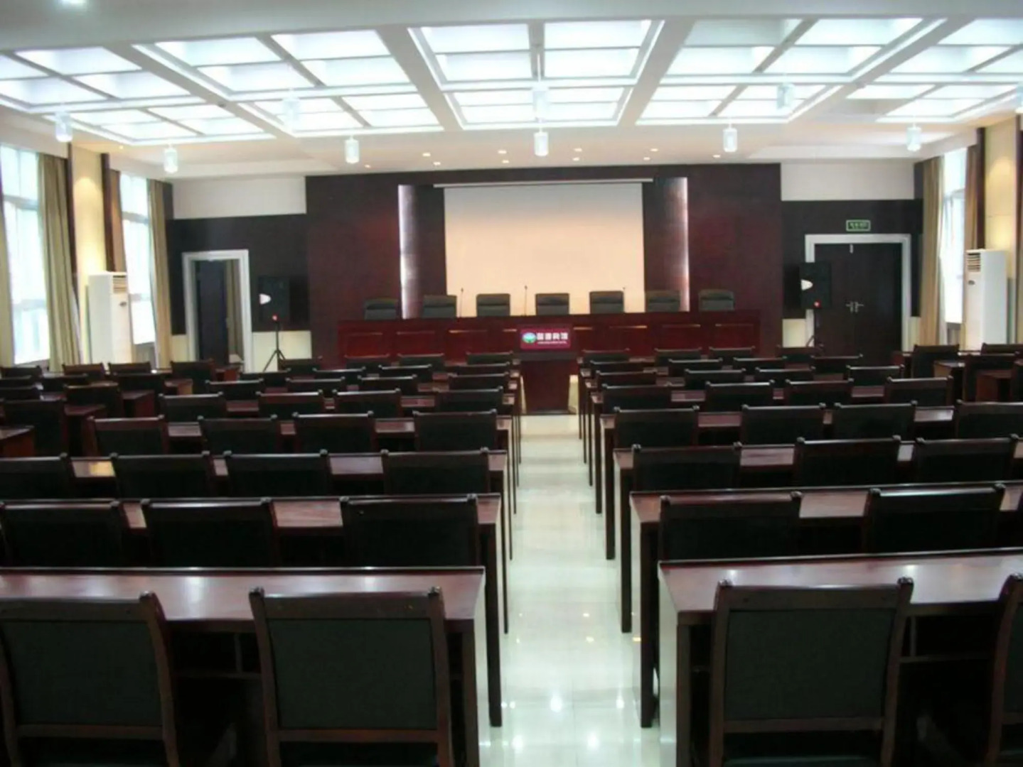 RoEasy Exquisite Hotel