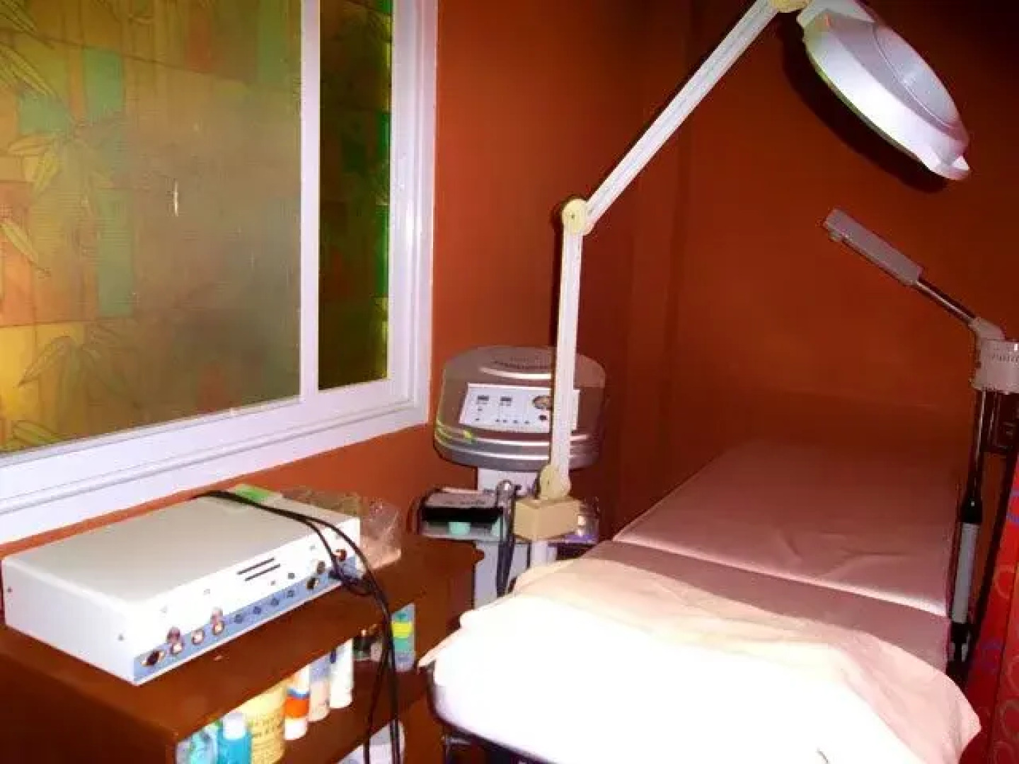 Advianne's Cafe, Hotel, and Restaurant