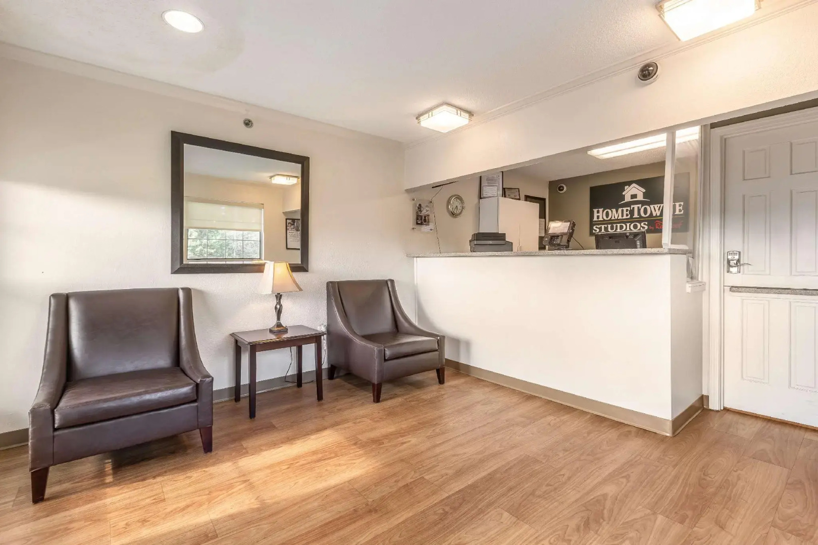 HomeTowne Studios by Red Roof Atlanta NE - Norcross South