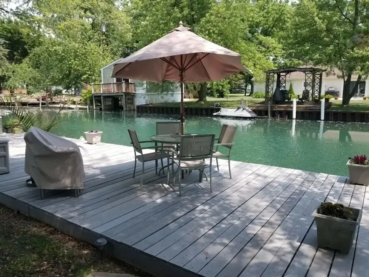 The Harsens Island Getaway Resort