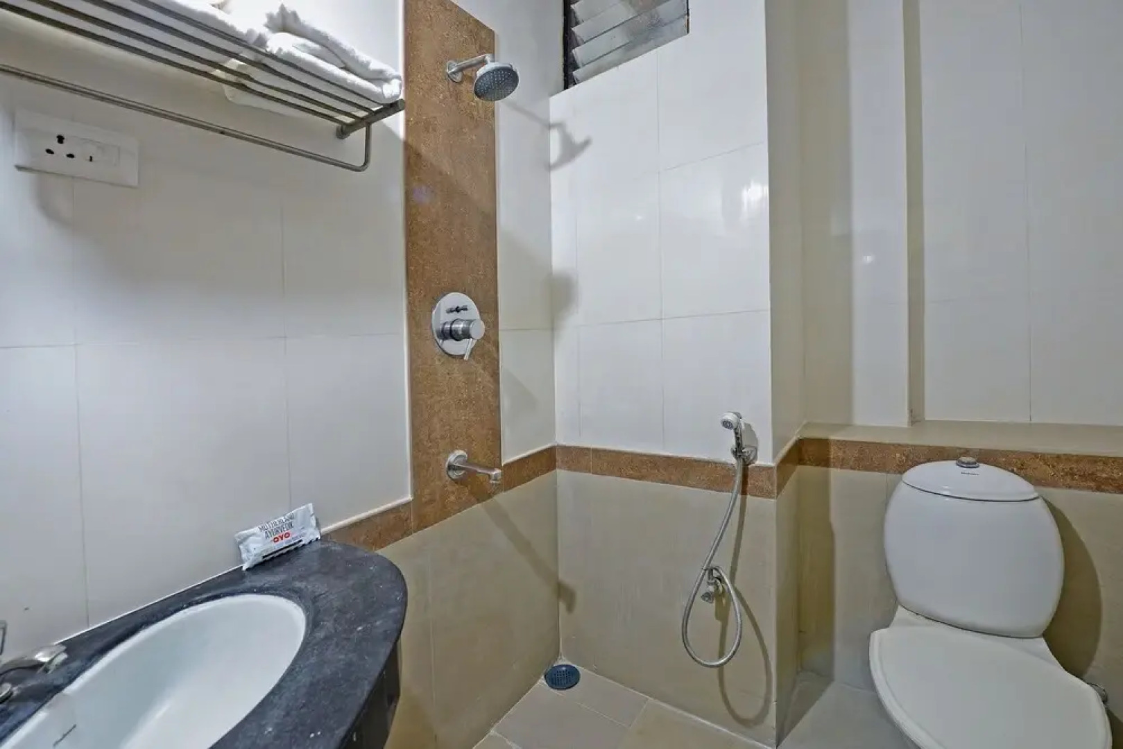 OYO 29577 Raja Rajeswari Tower