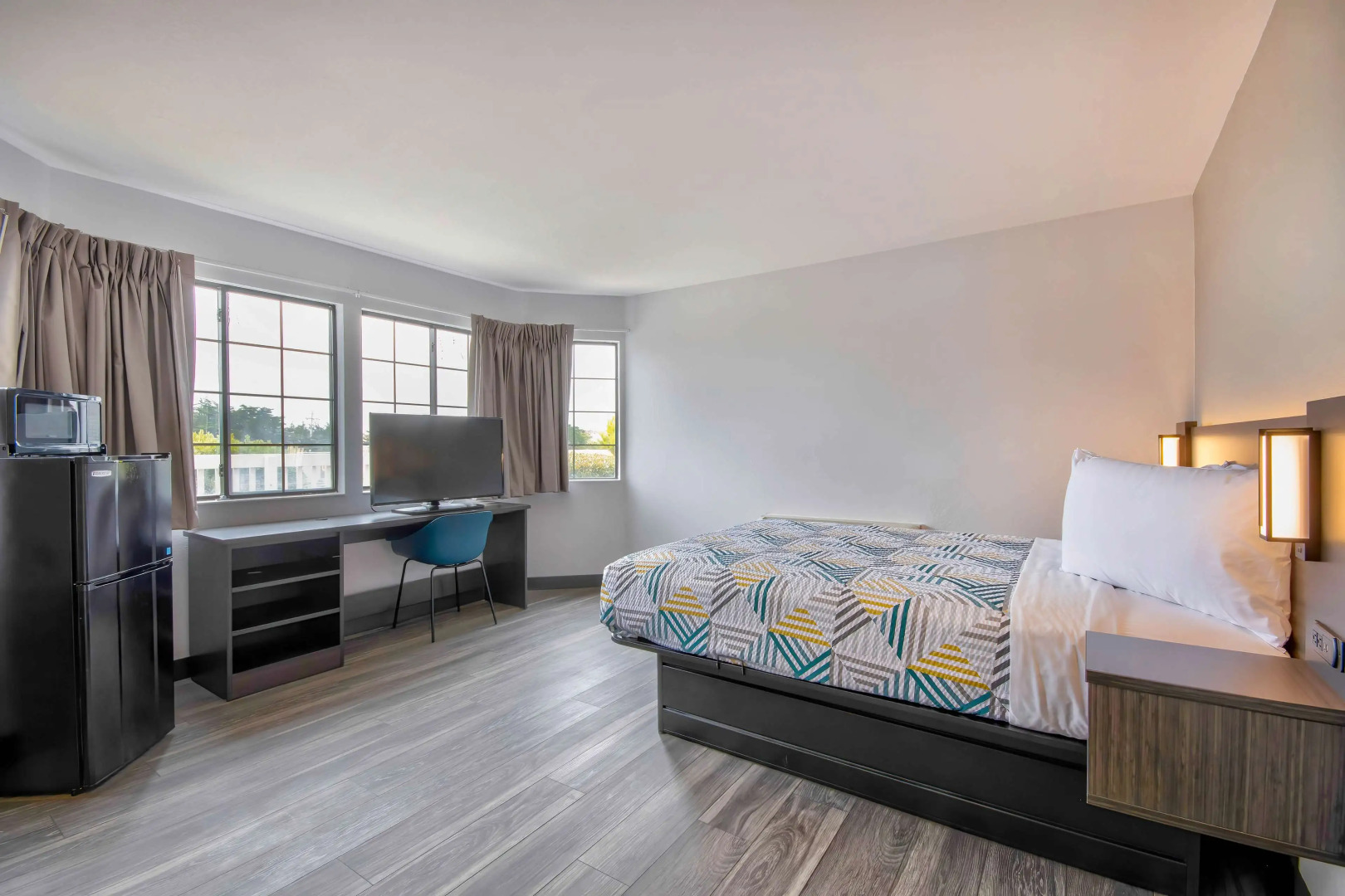 Motel 6 Marina, CA - Monterey