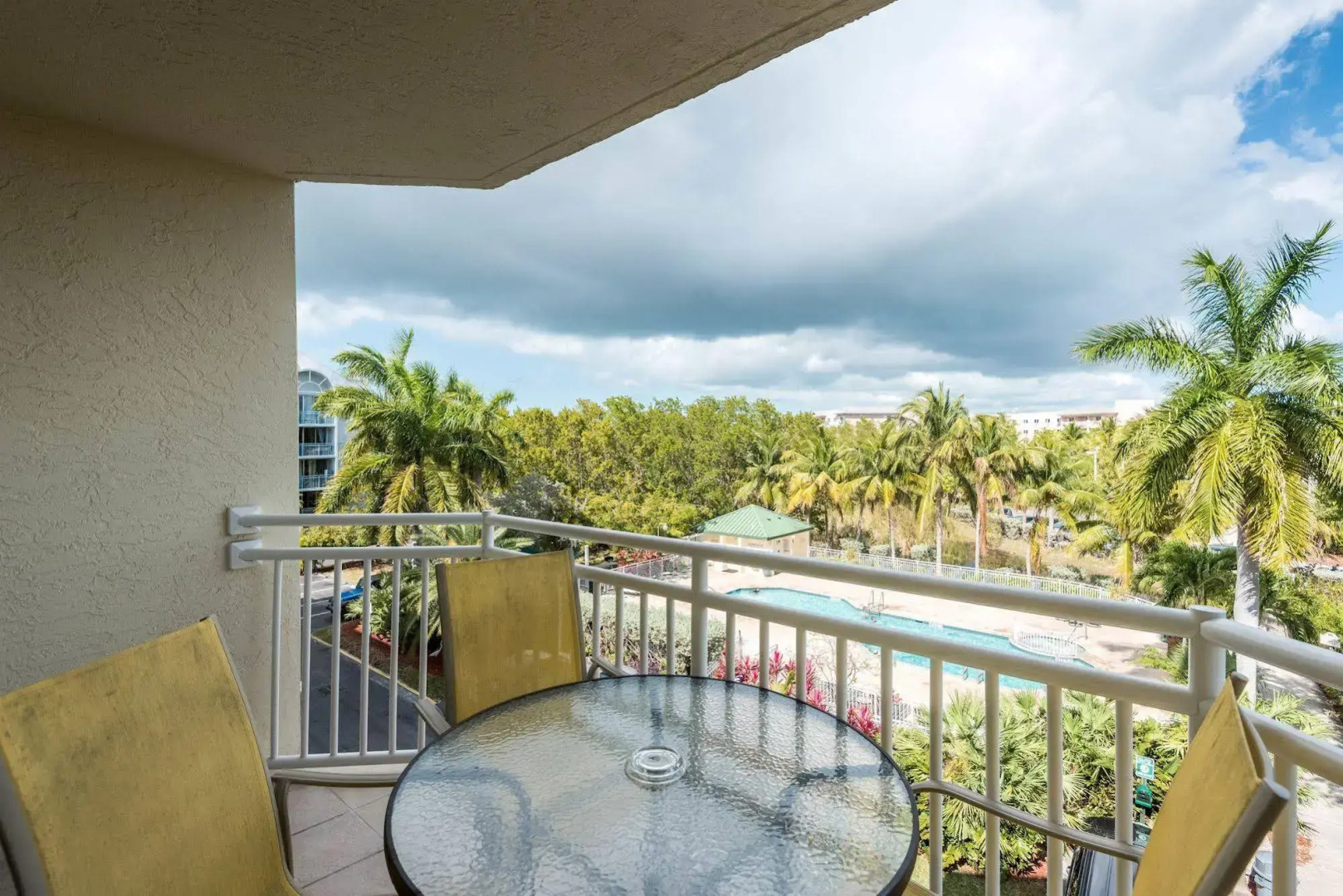 Sunrise Suites Resort