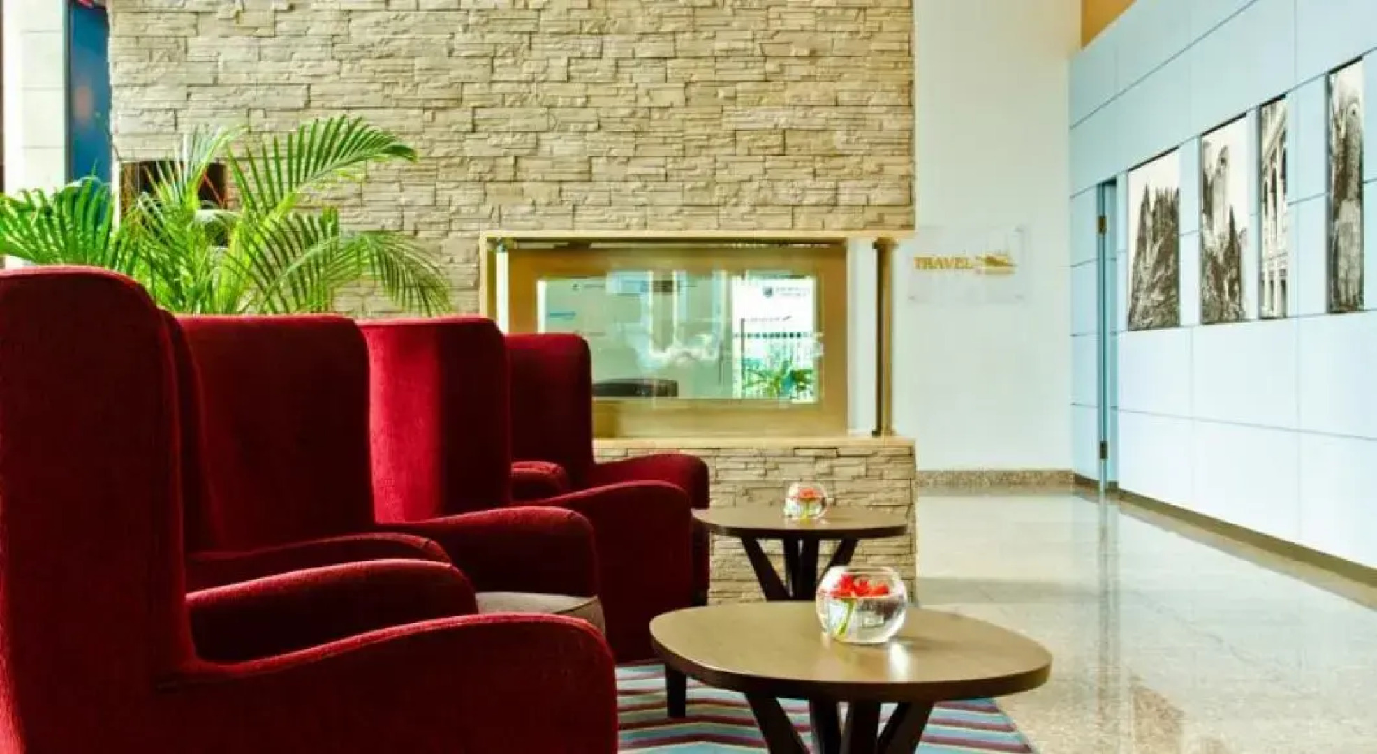 Отель Chirag Plaza Hotel & Business Center