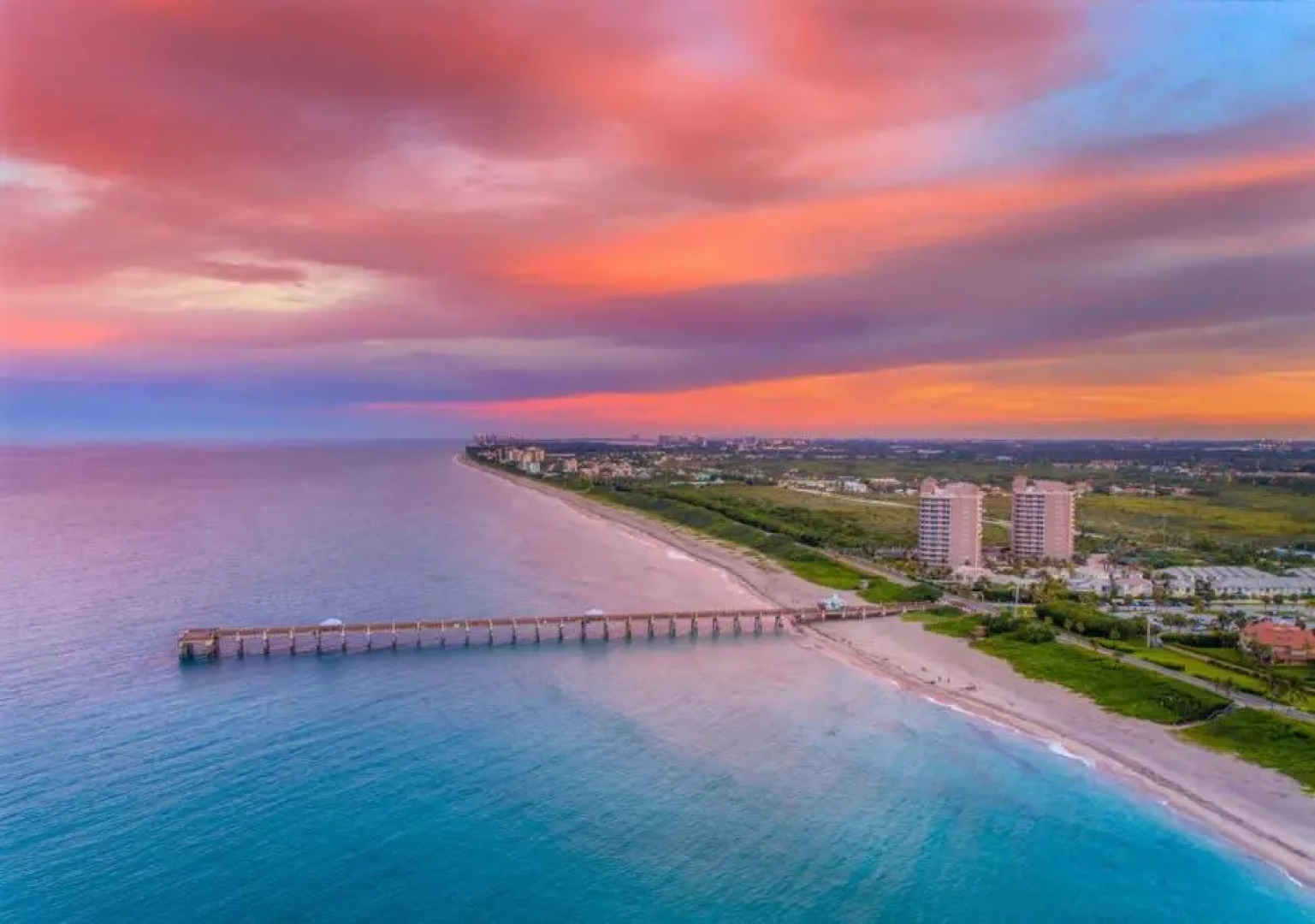 Villa Paradiso by Digsify near PGA Beaches with a large heated pool and screened porch