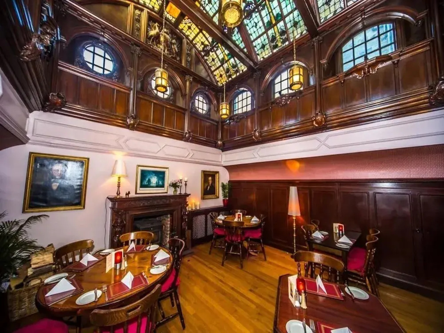 The Woodside Hotel, Aberdour. Exclusive Use