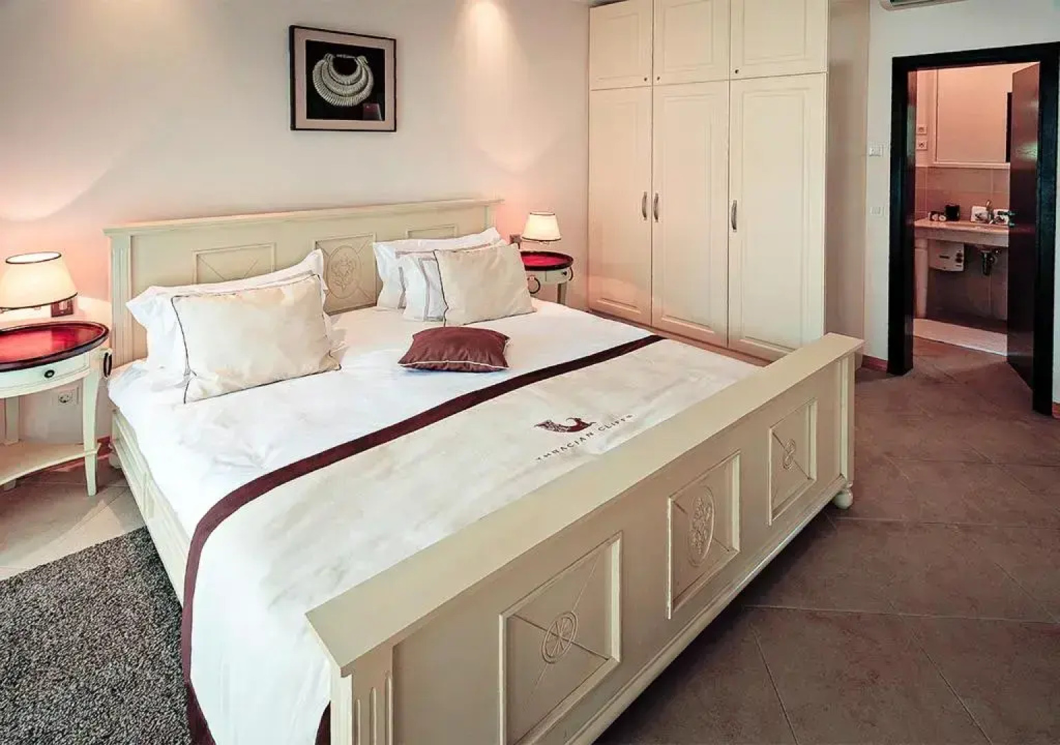 Thracian Cliffs Owners Apartments