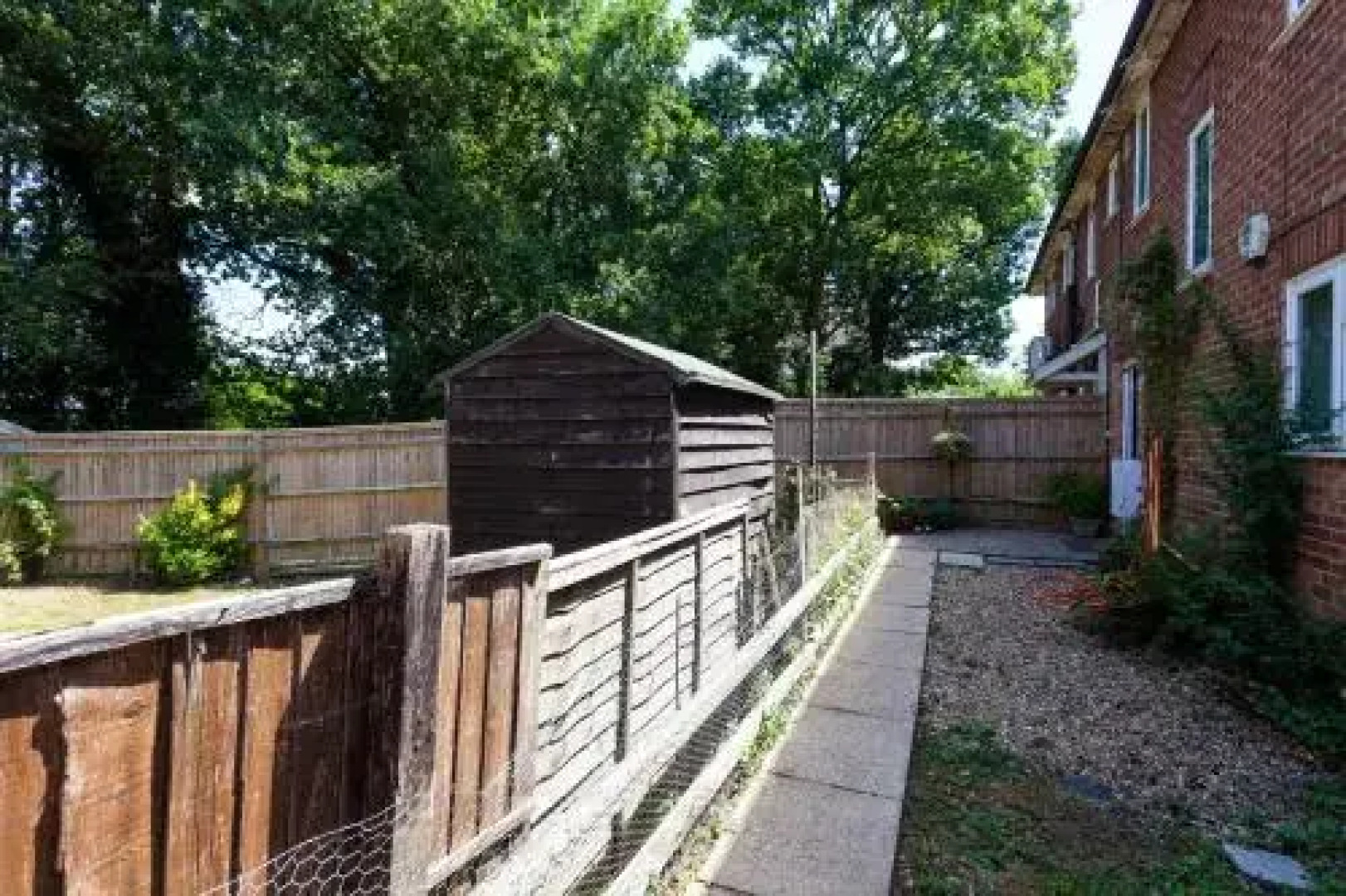 West Chiltington Village, 2 bedrooms & parking