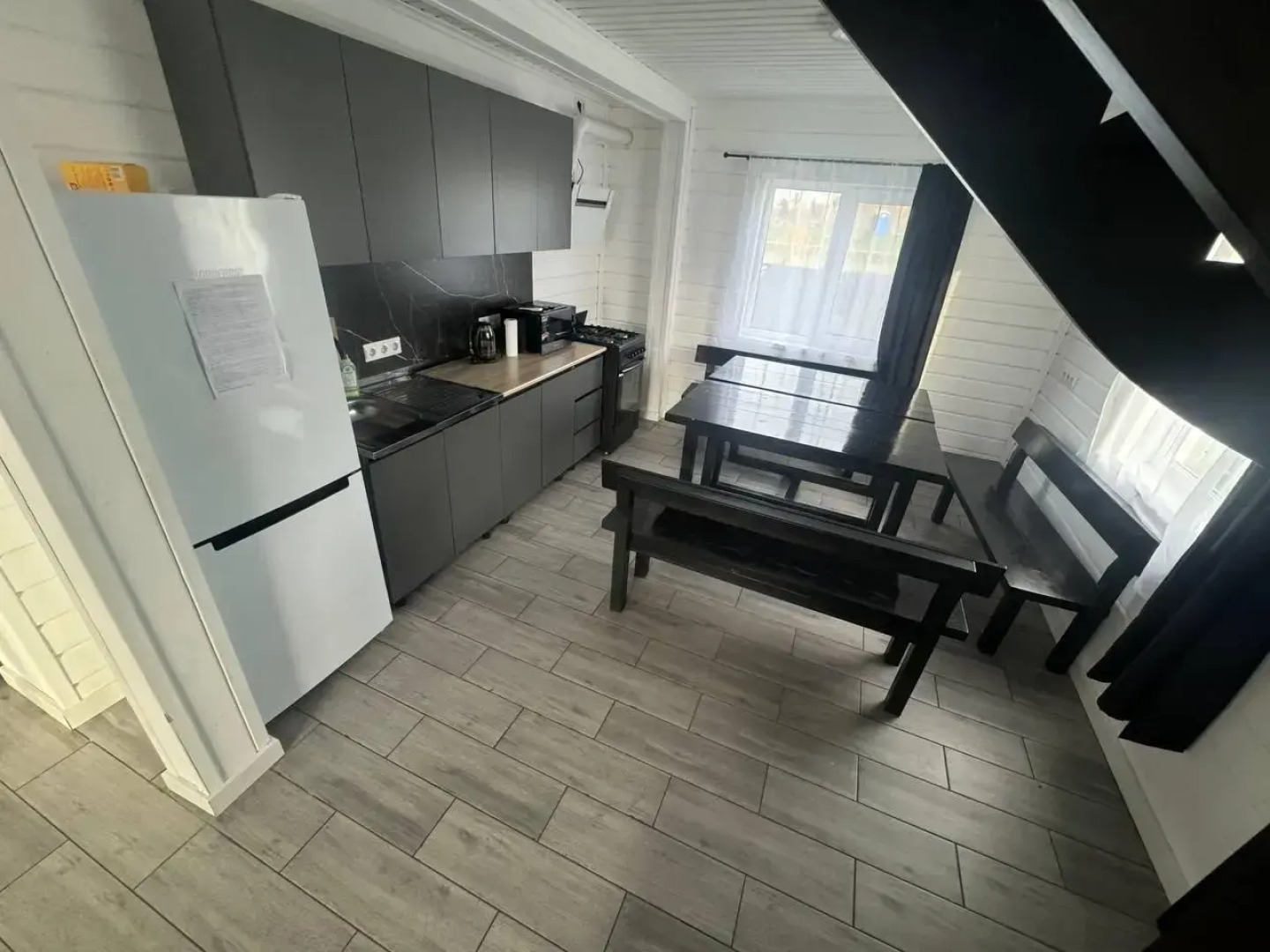 Дом у пруда