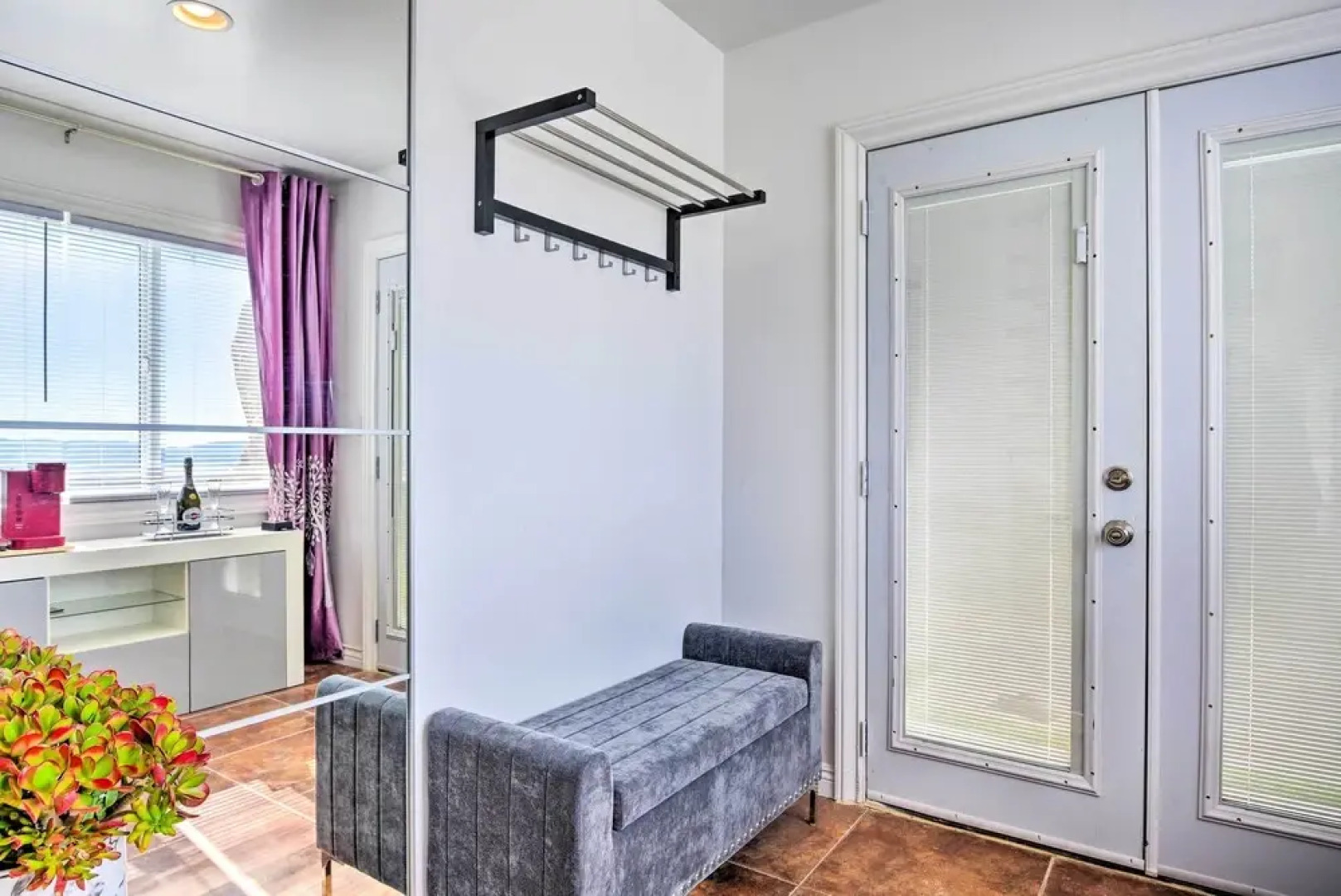 Chatsworth Studio w/ Mountain Views!