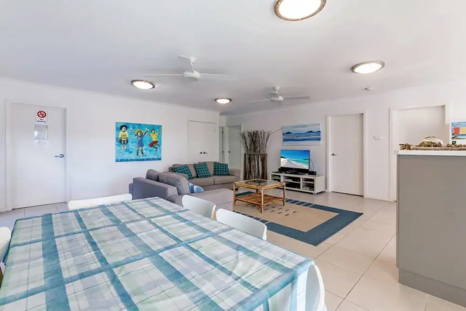 Beach House, Pacific Road, 1/20