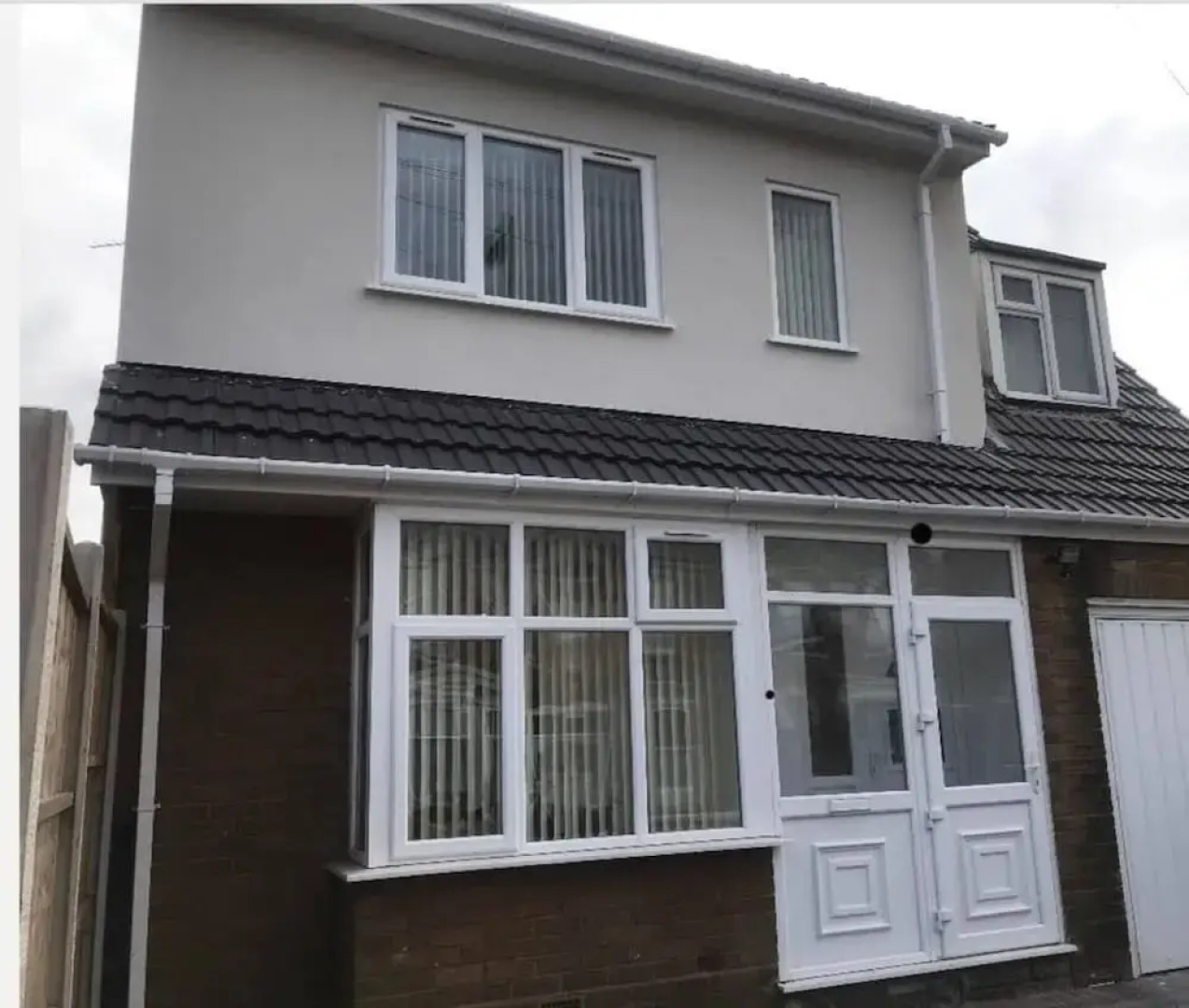 Large 5 Bed House / Wolverhampton + Parking