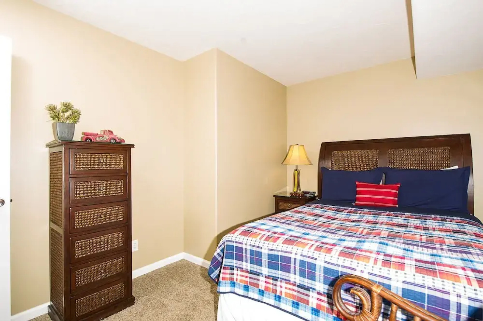 Browne's Beach n' Pad 3 Br home by RedAwning