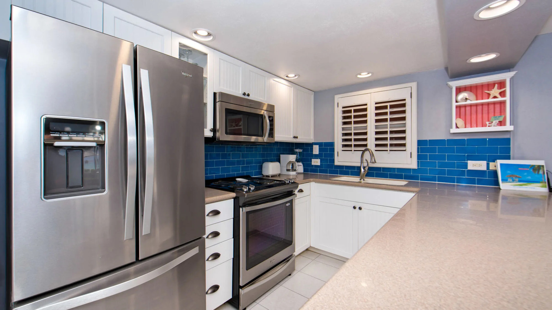 Aqua Bay Club Condos