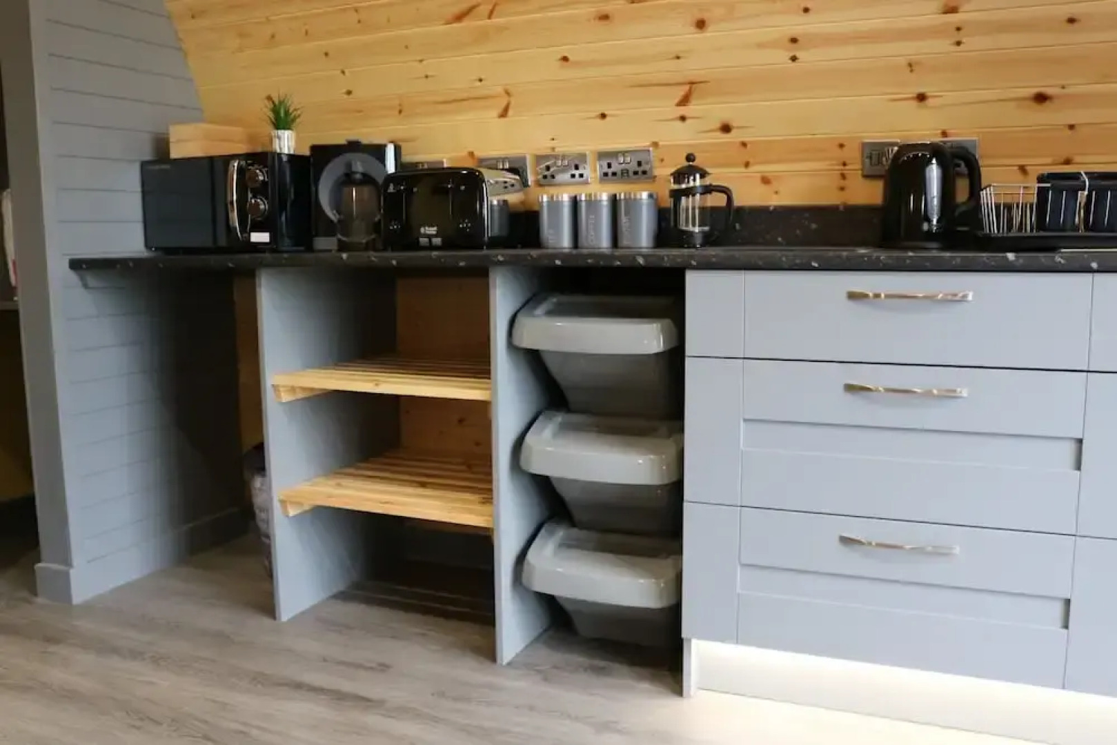 Glampods - 5 Berth Glamping Pod Elgin