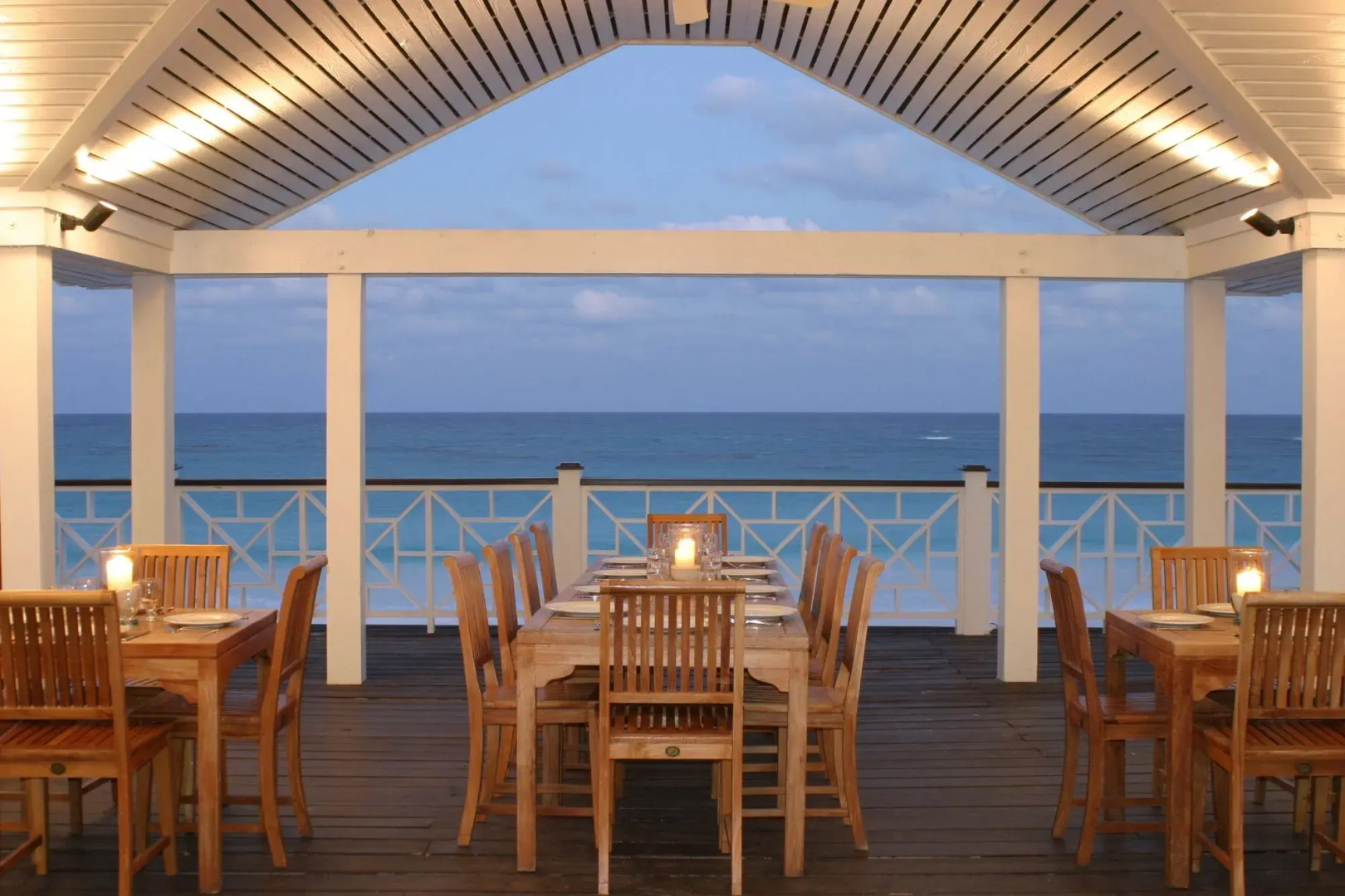 Coral Sands Inn & Cottages