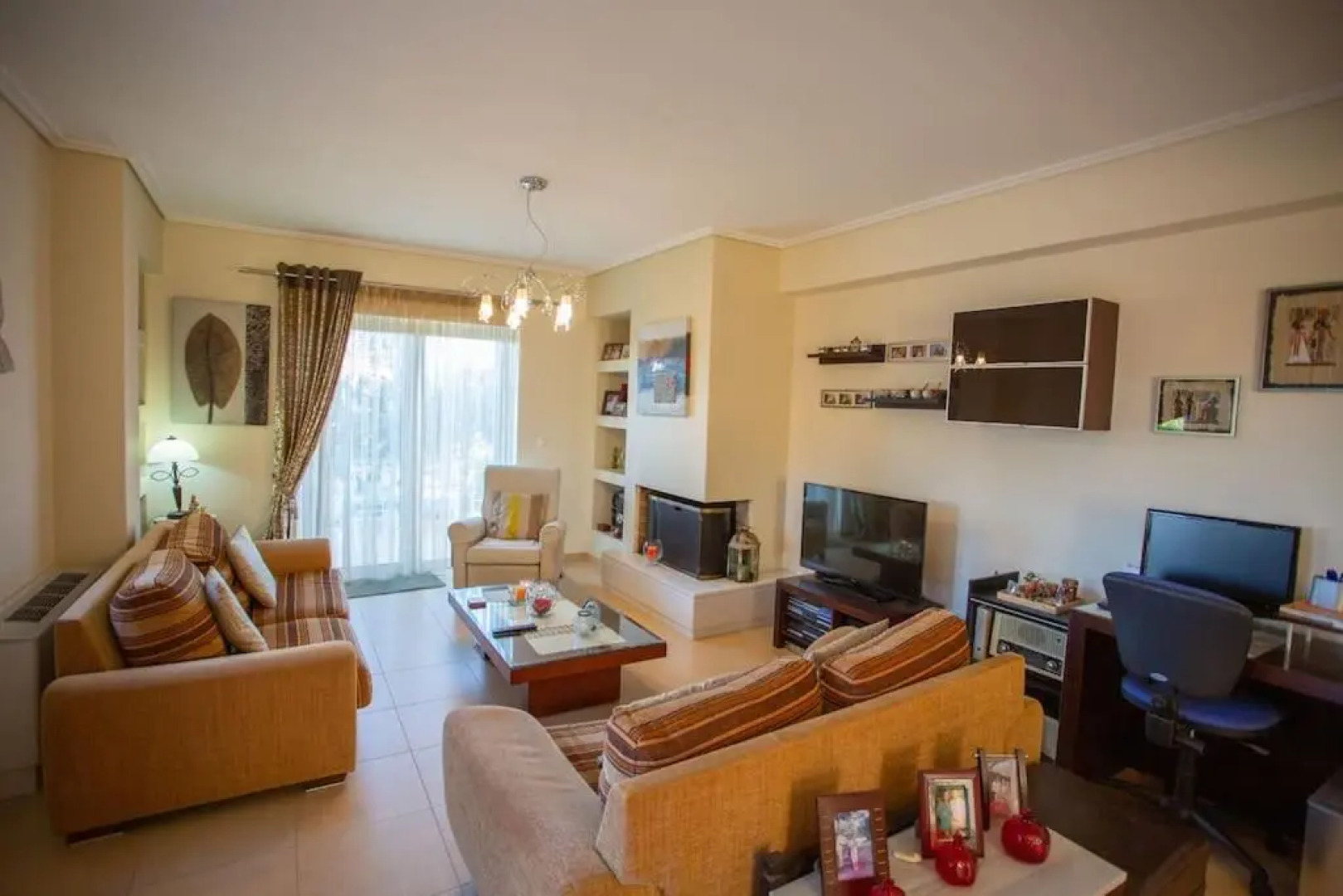 Fou's luxury apartment