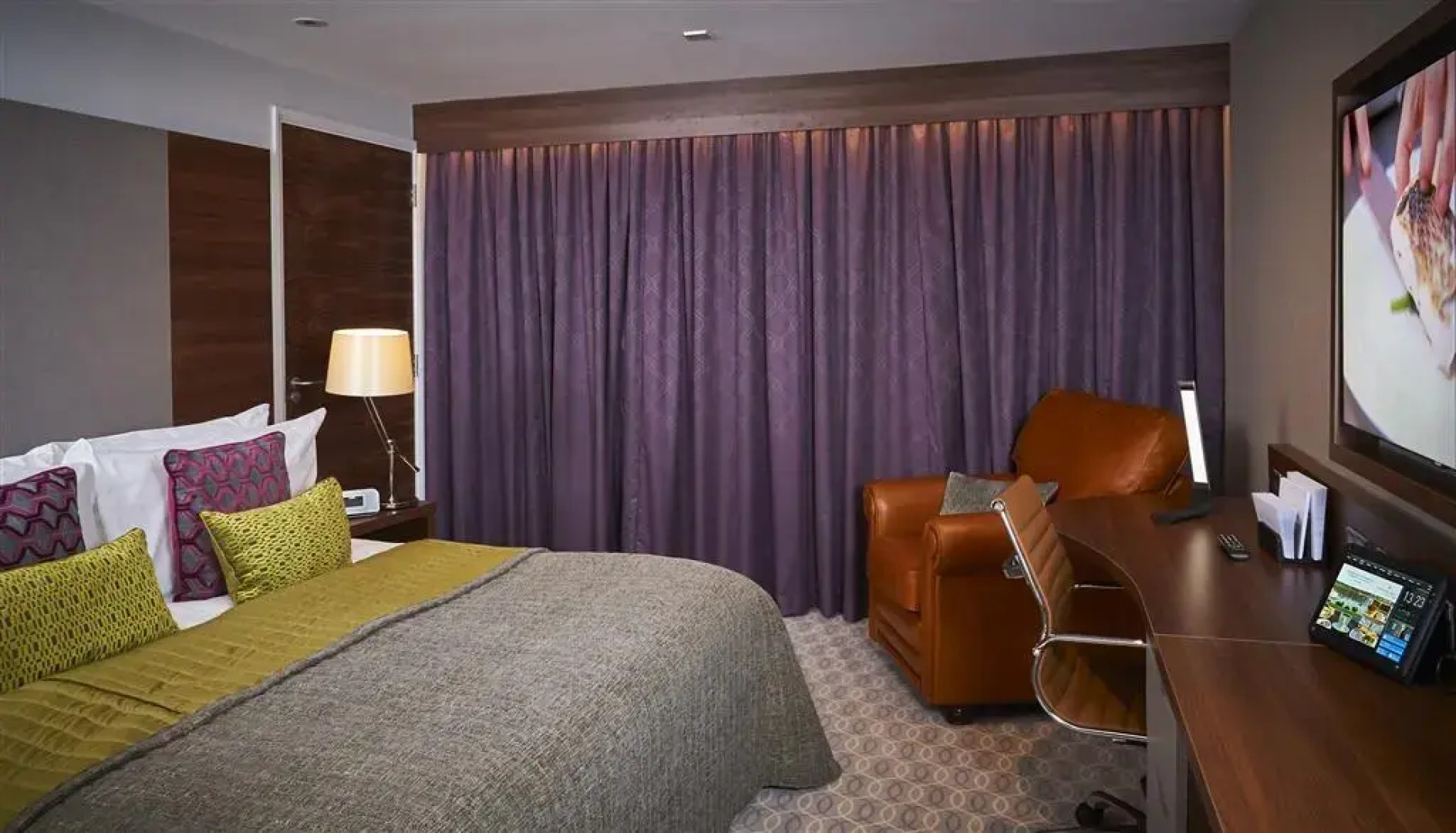 Drift Inn (Formerly The Waterfront Hotel)