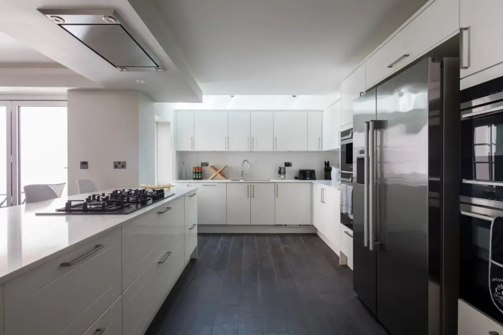 The Ascot Retreat - Spacious 3BDR Home with Parking & Garden